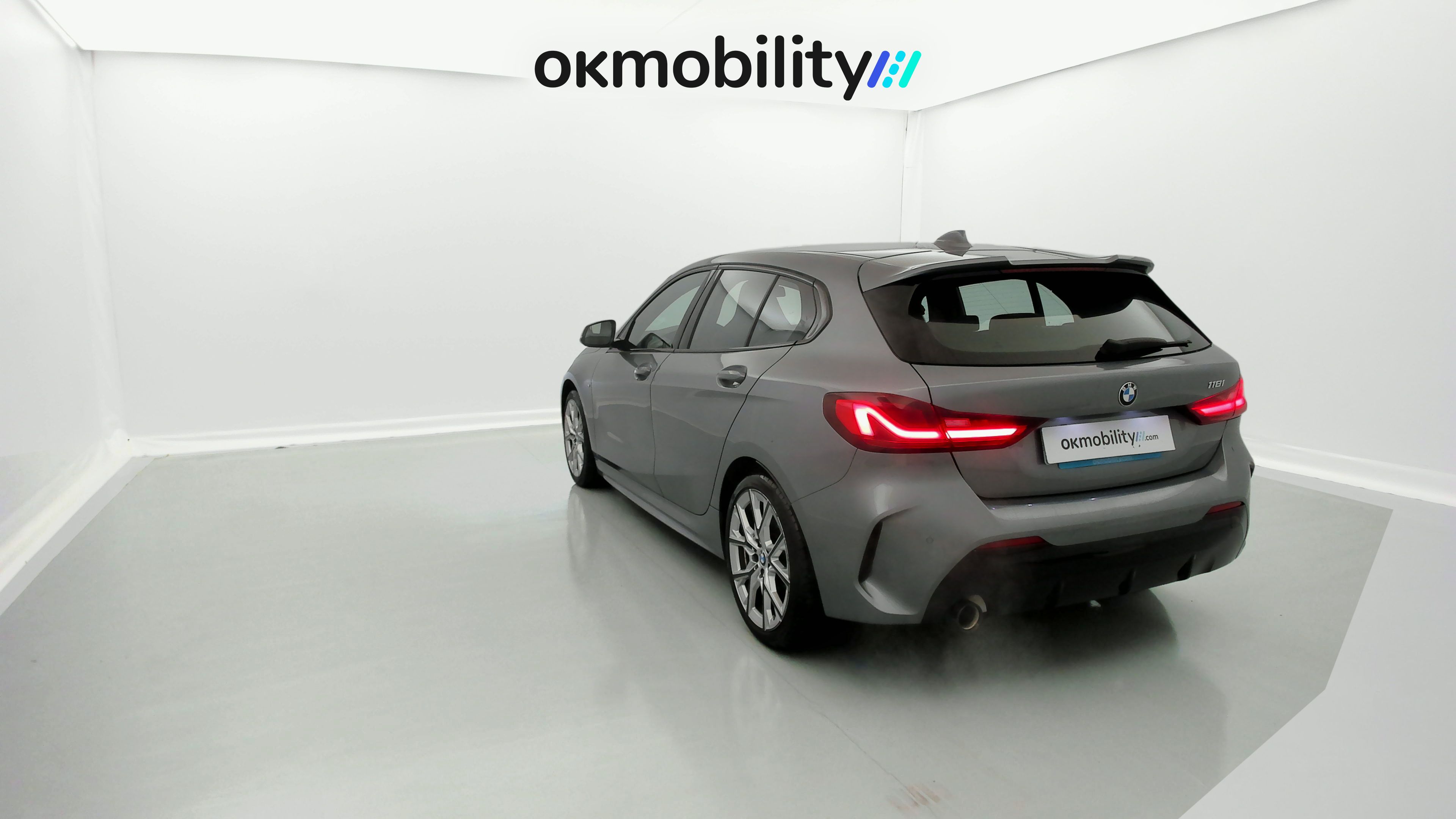 bmw serie 1 m sport colorvision 118I 136 STEPTRONIC 2024 skyscraper grau 9