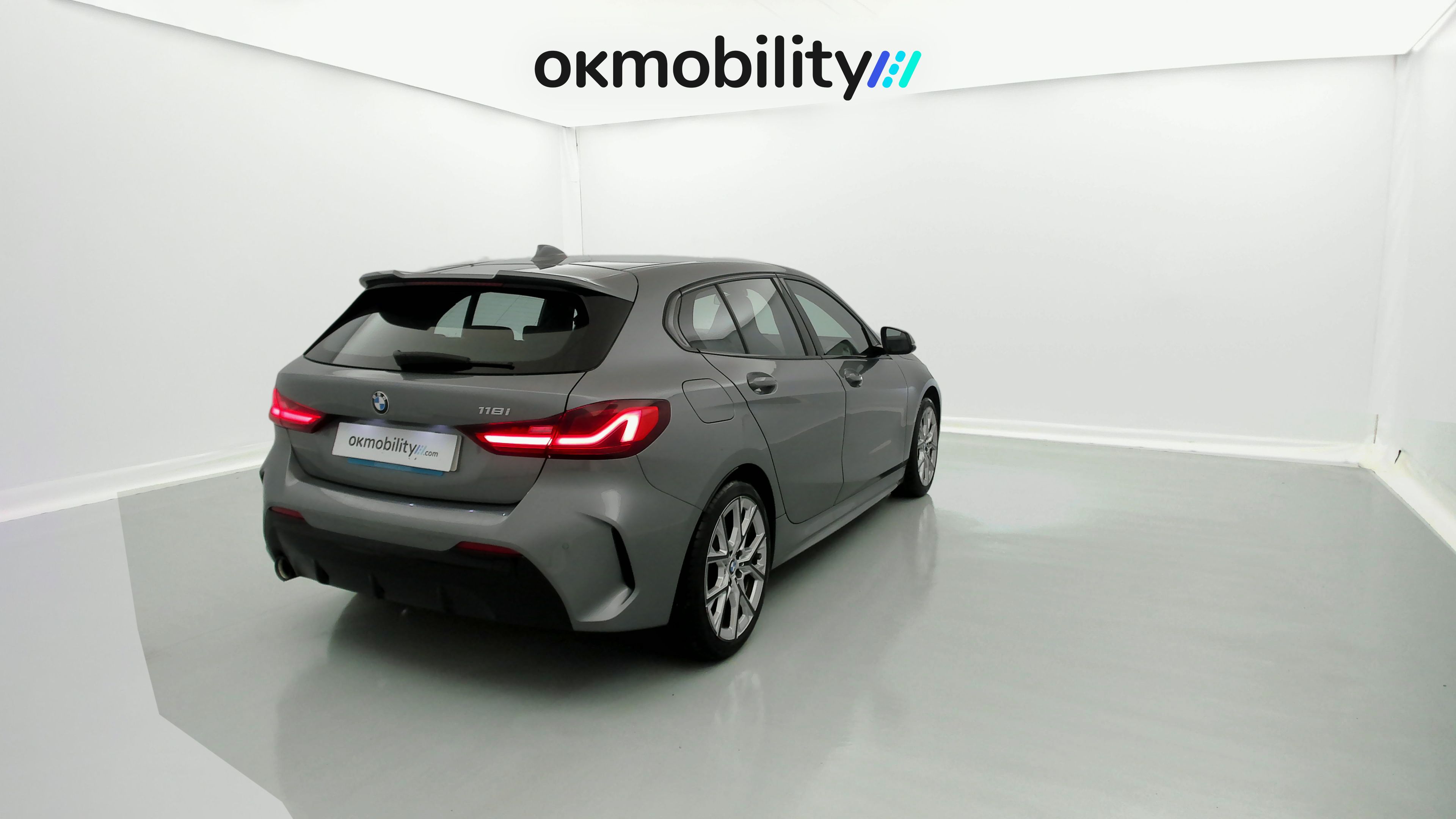 bmw serie 1 m sport colorvision 118I 136 STEPTRONIC 2024 skyscraper grau 11