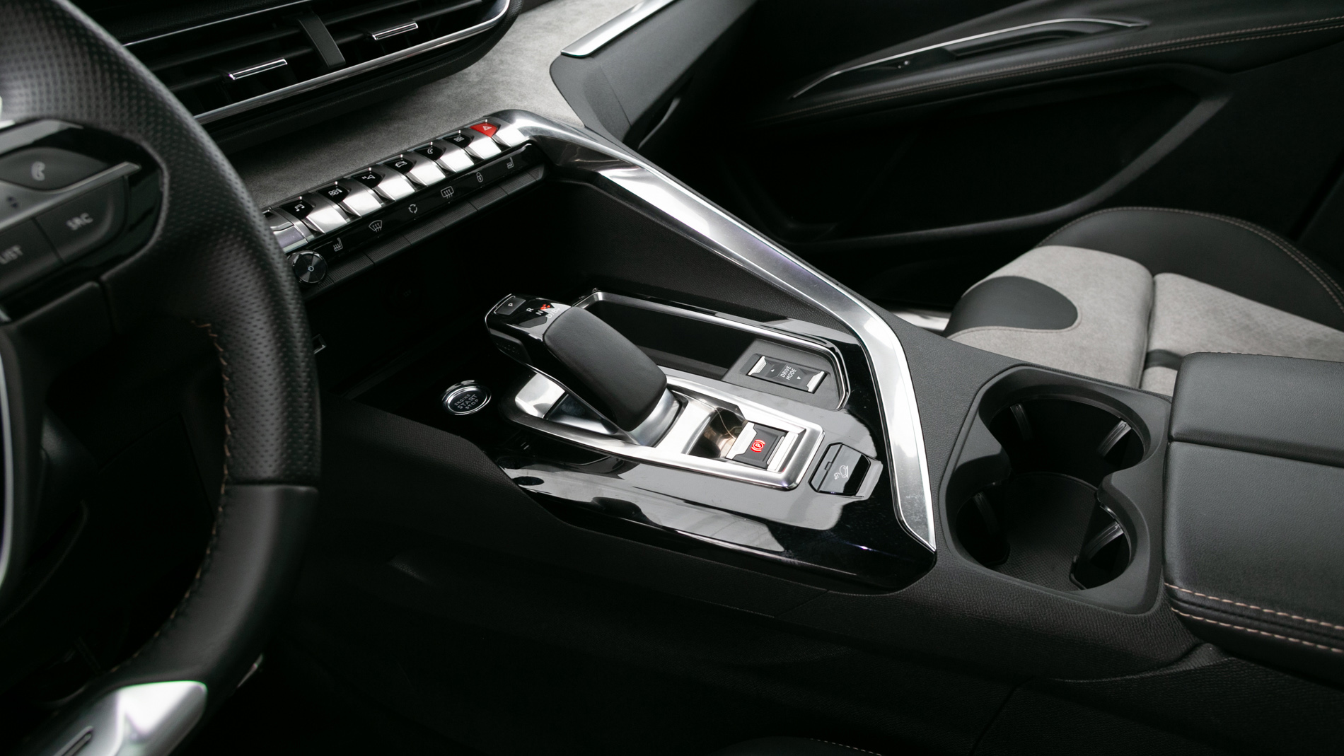 peugeot 3008 gt pack 1.6 HYBRID 300 EAT PHEV 2021 negro perla nera 19