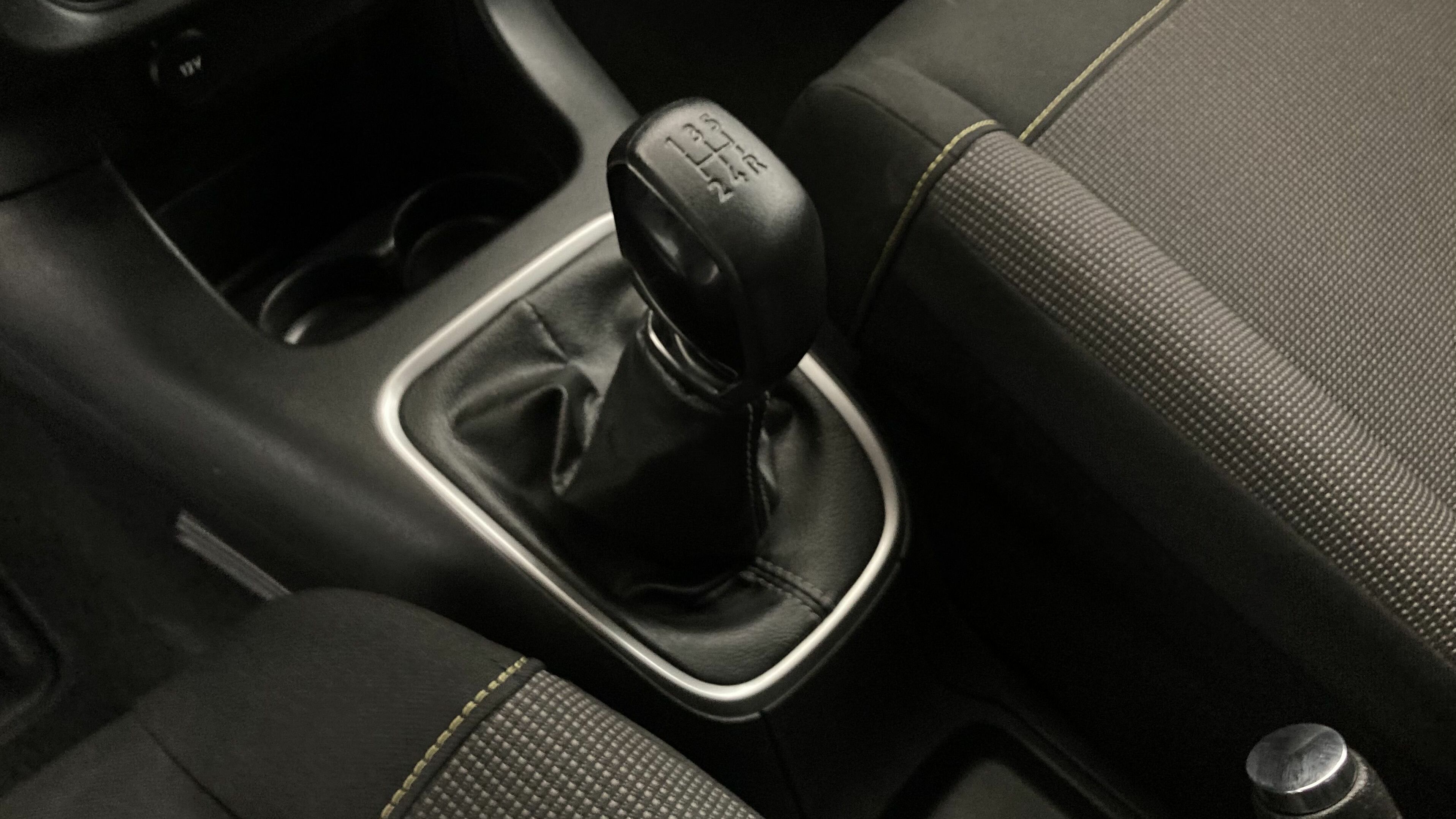 citroen c3 origin max 1.2 PURETECH 83 2024 blanco banquise / negro 21