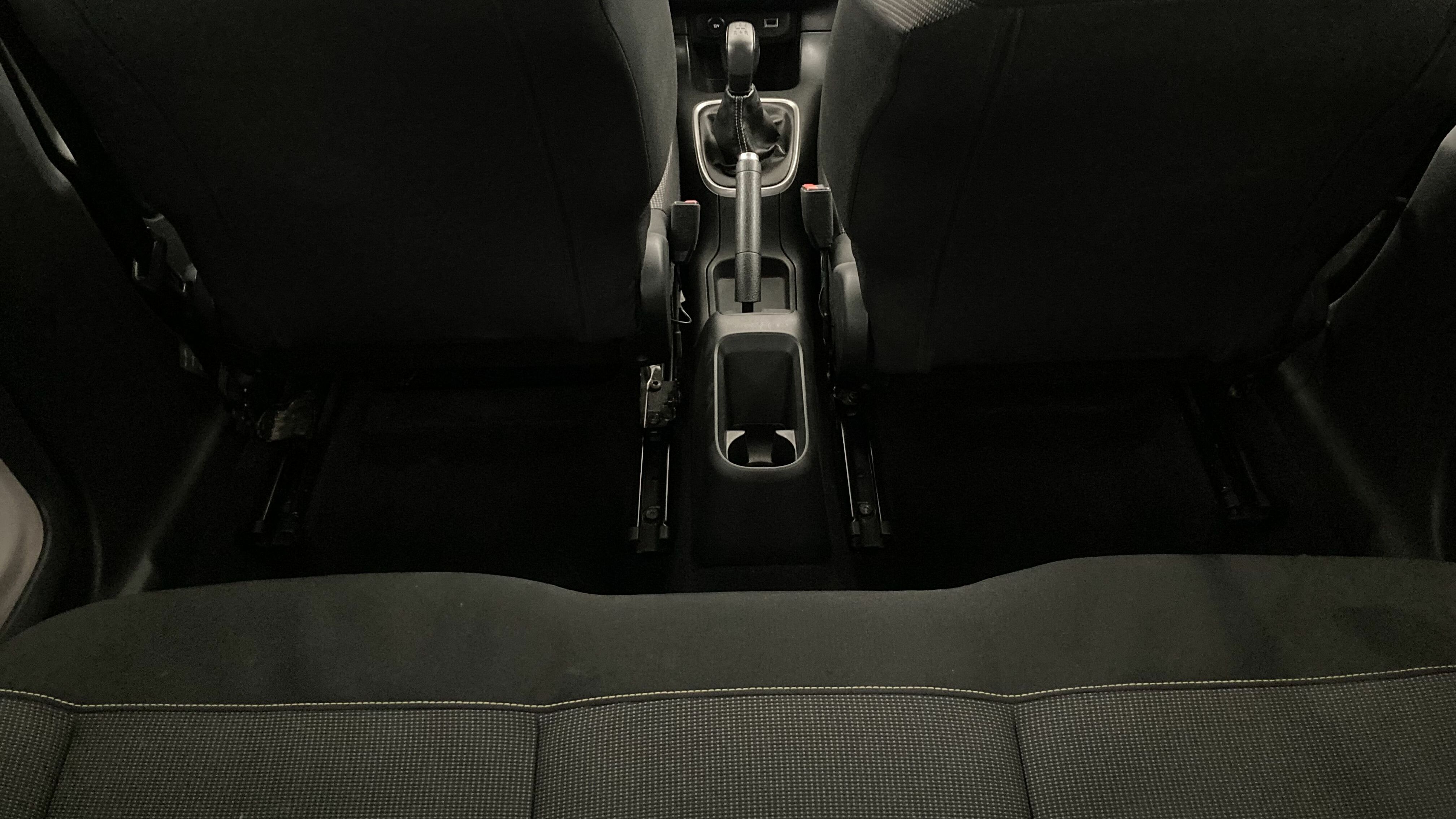 citroen c3 origin max 1.2 PURETECH 83 2024 blanco banquise / negro 23