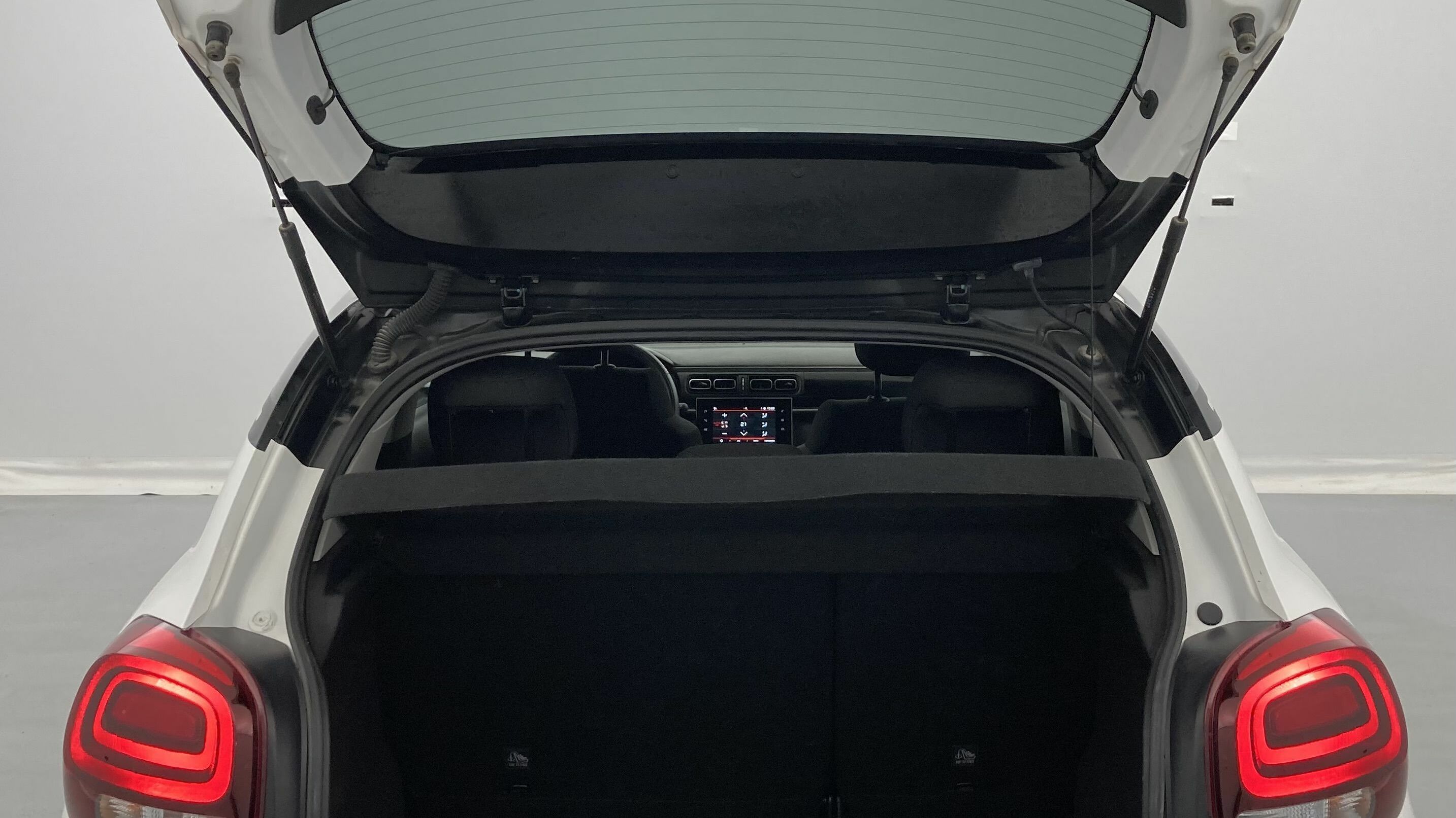 citroen c3 origin max 1.2 PURETECH 83 2024 blanco banquise / negro 25