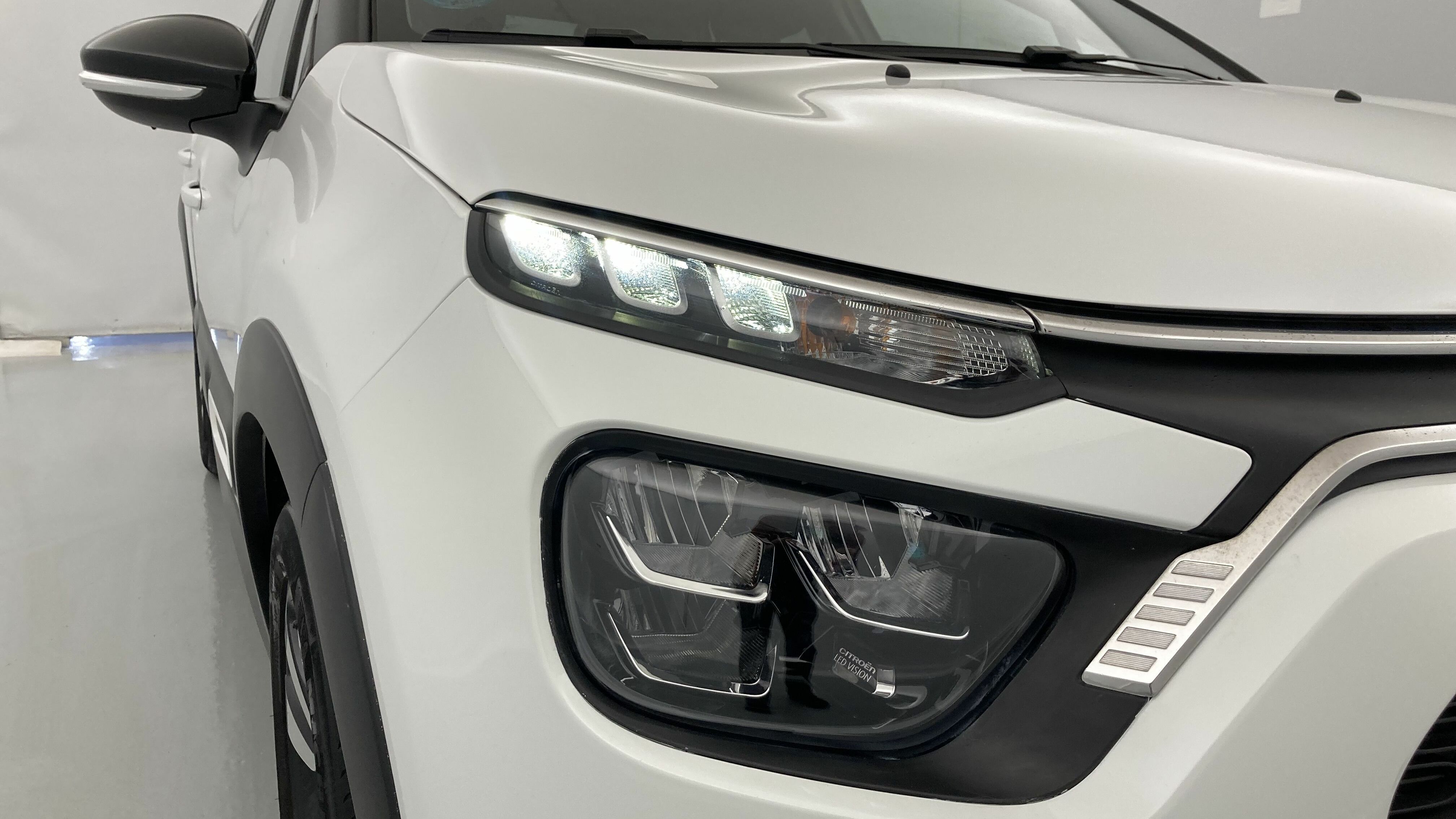 citroen c3 origin max 1.2 PURETECH 83 2024 blanco banquise / negro 30