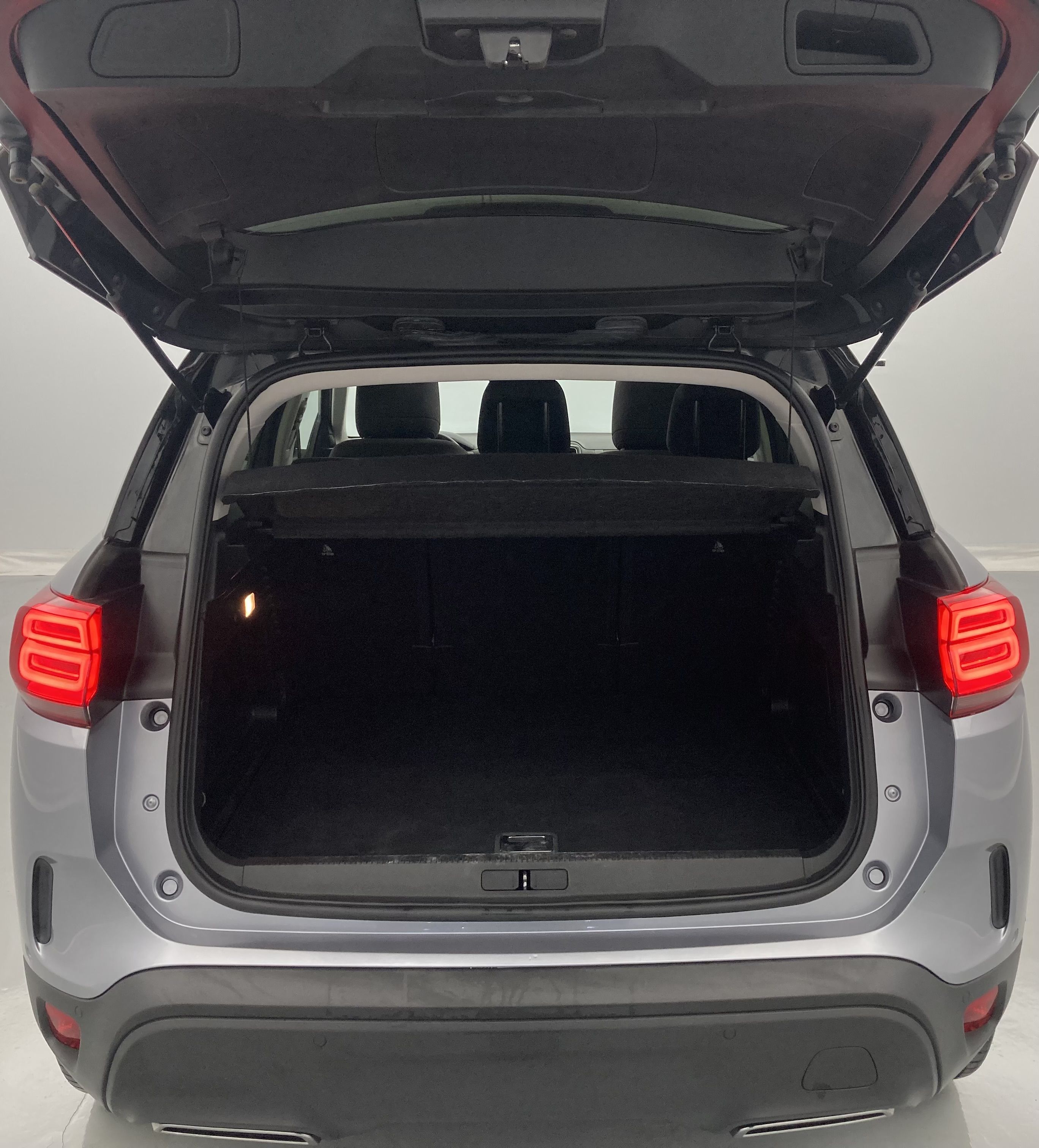 citroen c5 aircross shine 1.6 PURETECH HYBRID 225 E-EAT 2022 gris acier / negro 24