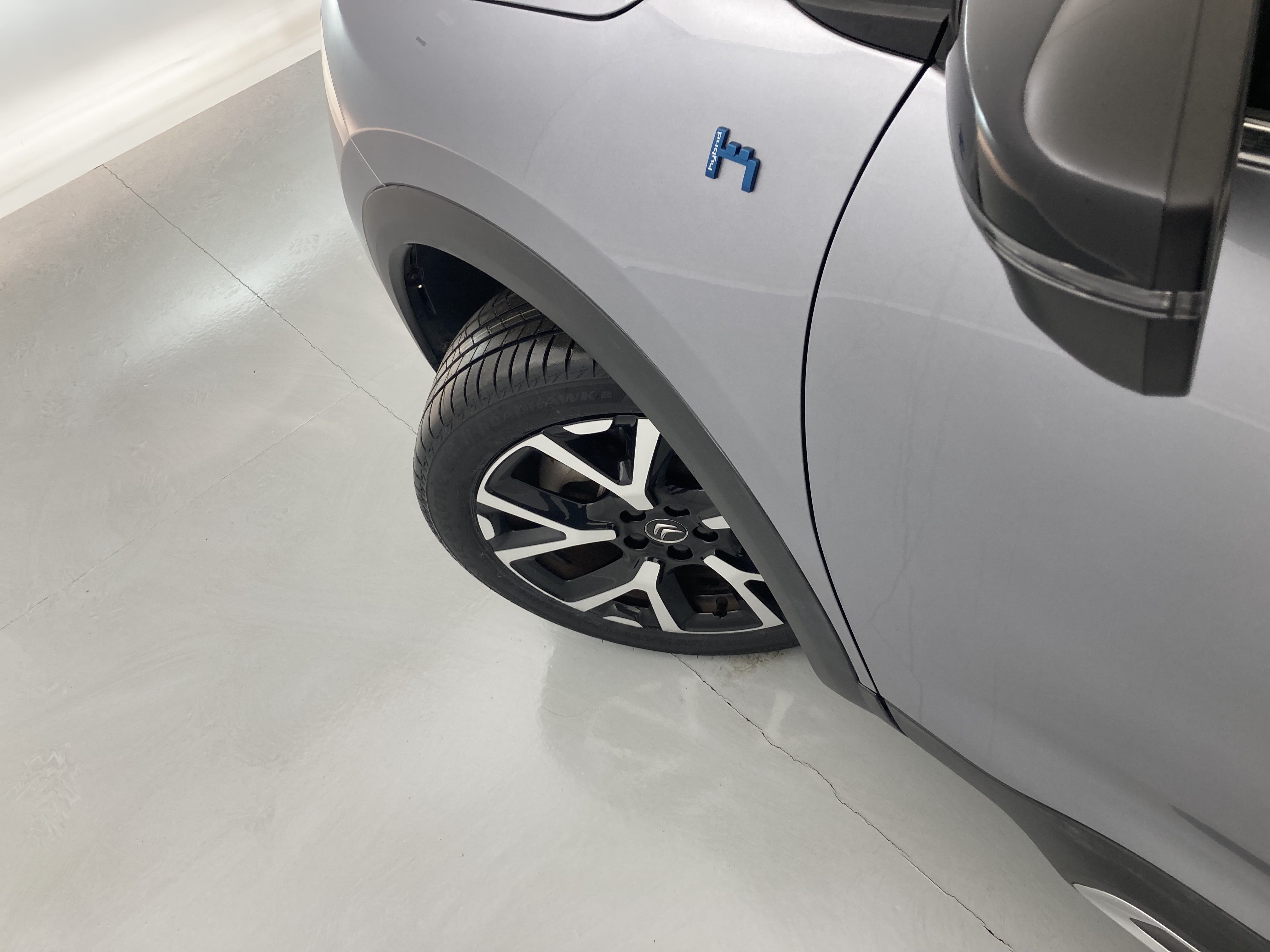 citroen c5 aircross shine 1.6 PURETECH HYBRID 225 E-EAT 2022 gris acier / negro 32