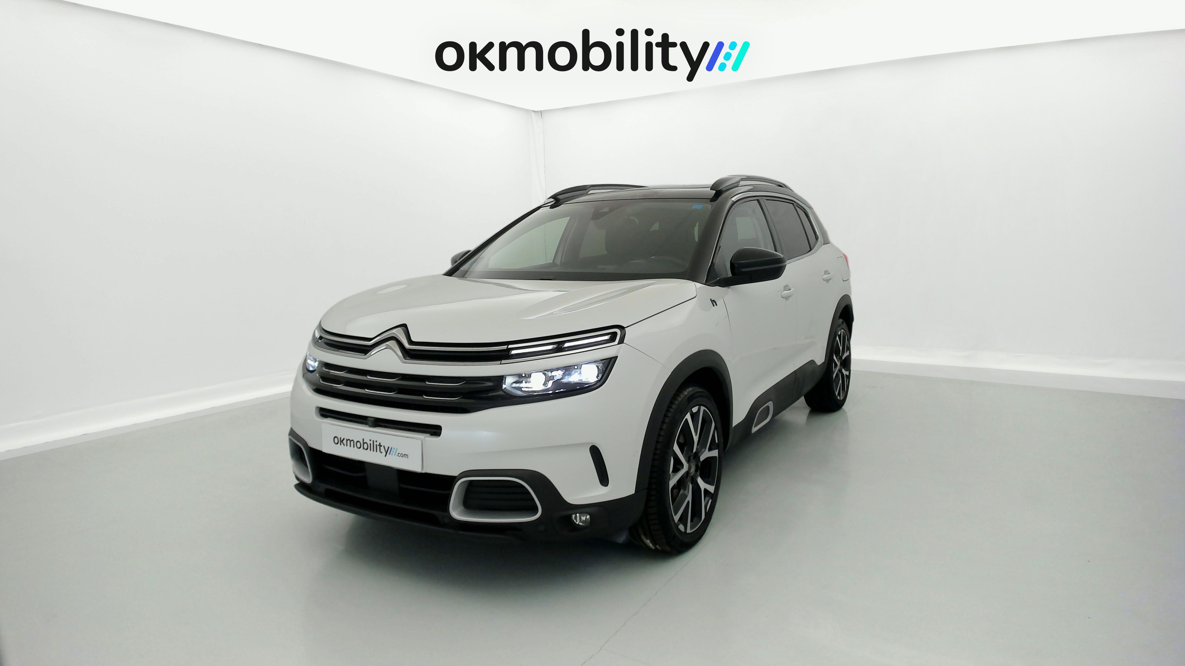 citroen c5 aircross shine 1.6 PURETECH HYBRID 225 E-EAT 2022 blanco nacarado / negro 1