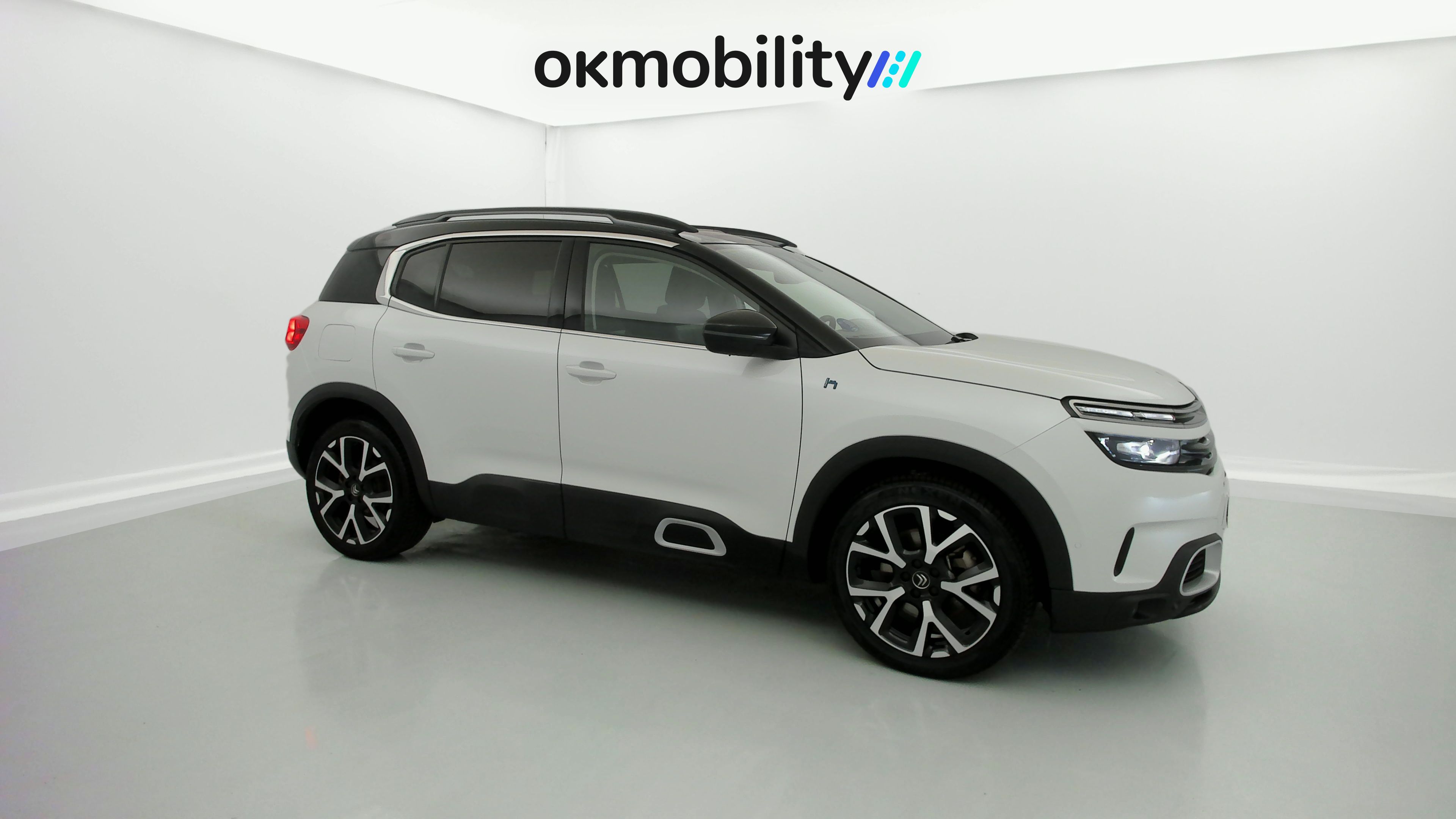 citroen c5 aircross shine 1.6 PURETECH HYBRID 225 E-EAT 2022 blanco nacarado / negro 3