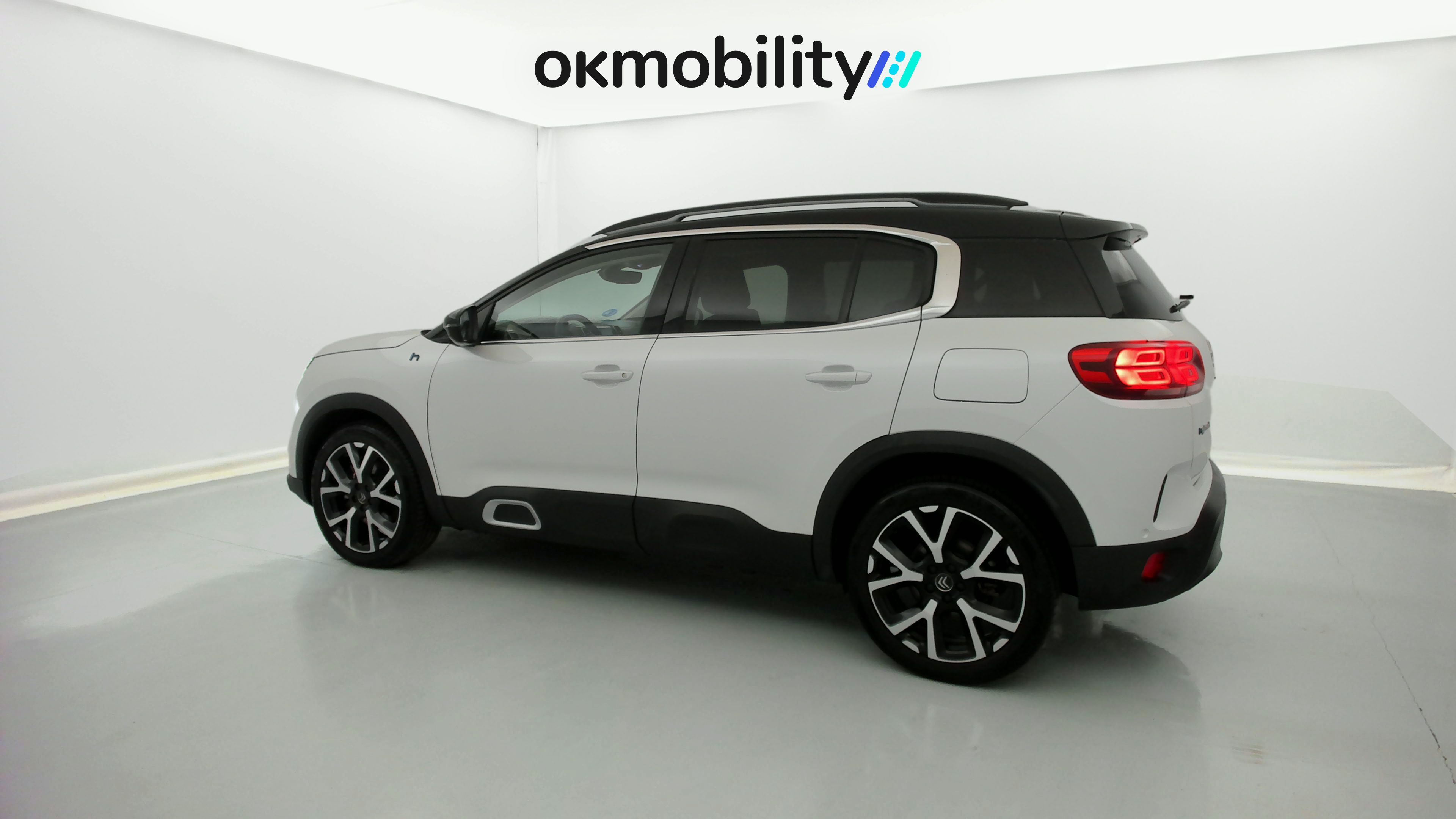 citroen c5 aircross shine 1.6 PURETECH HYBRID 225 E-EAT 2022 blanco nacarado / negro 8