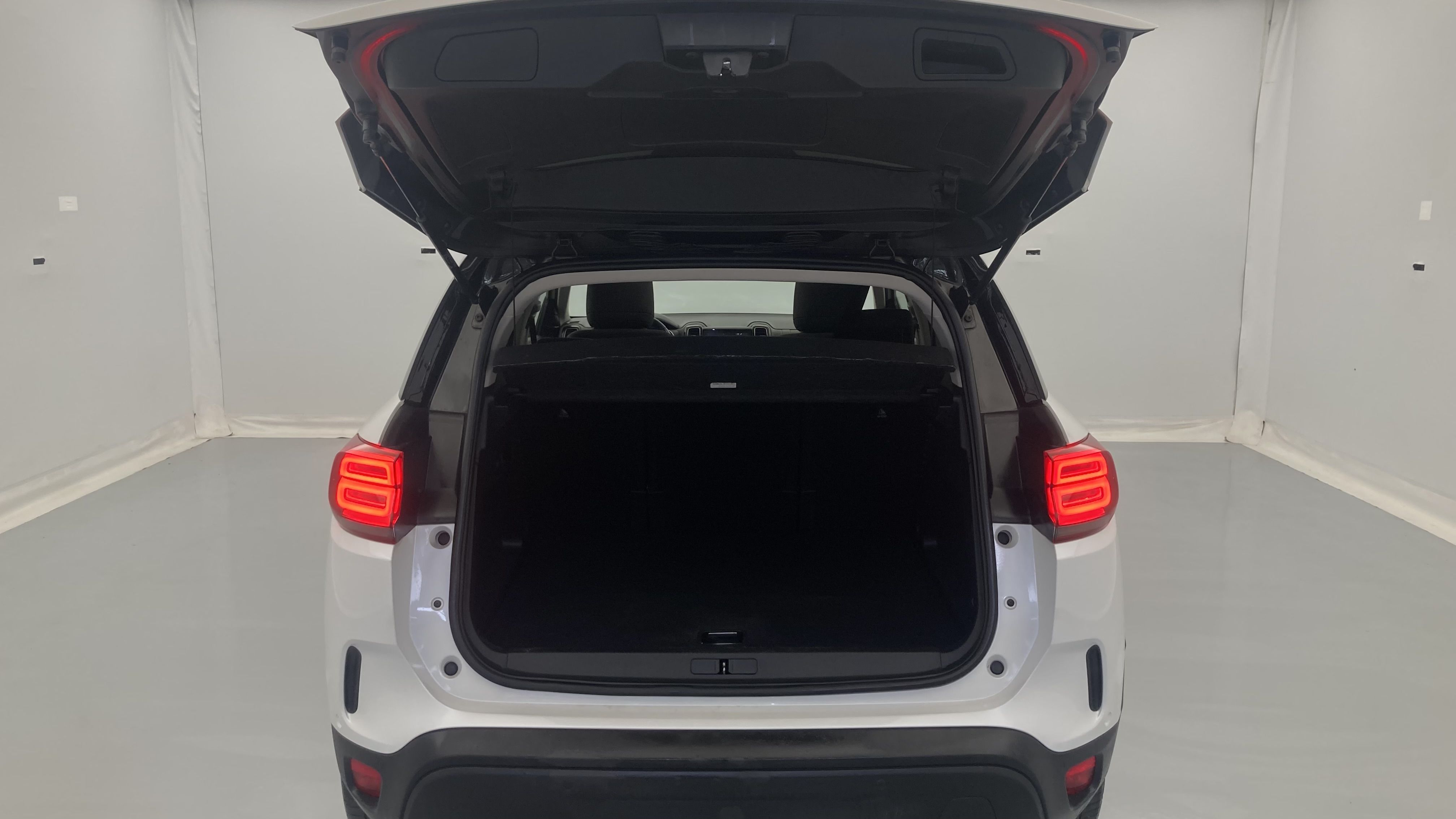 citroen c5 aircross shine 1.6 PURETECH HYBRID 225 E-EAT 2022 blanco nacarado / negro 22