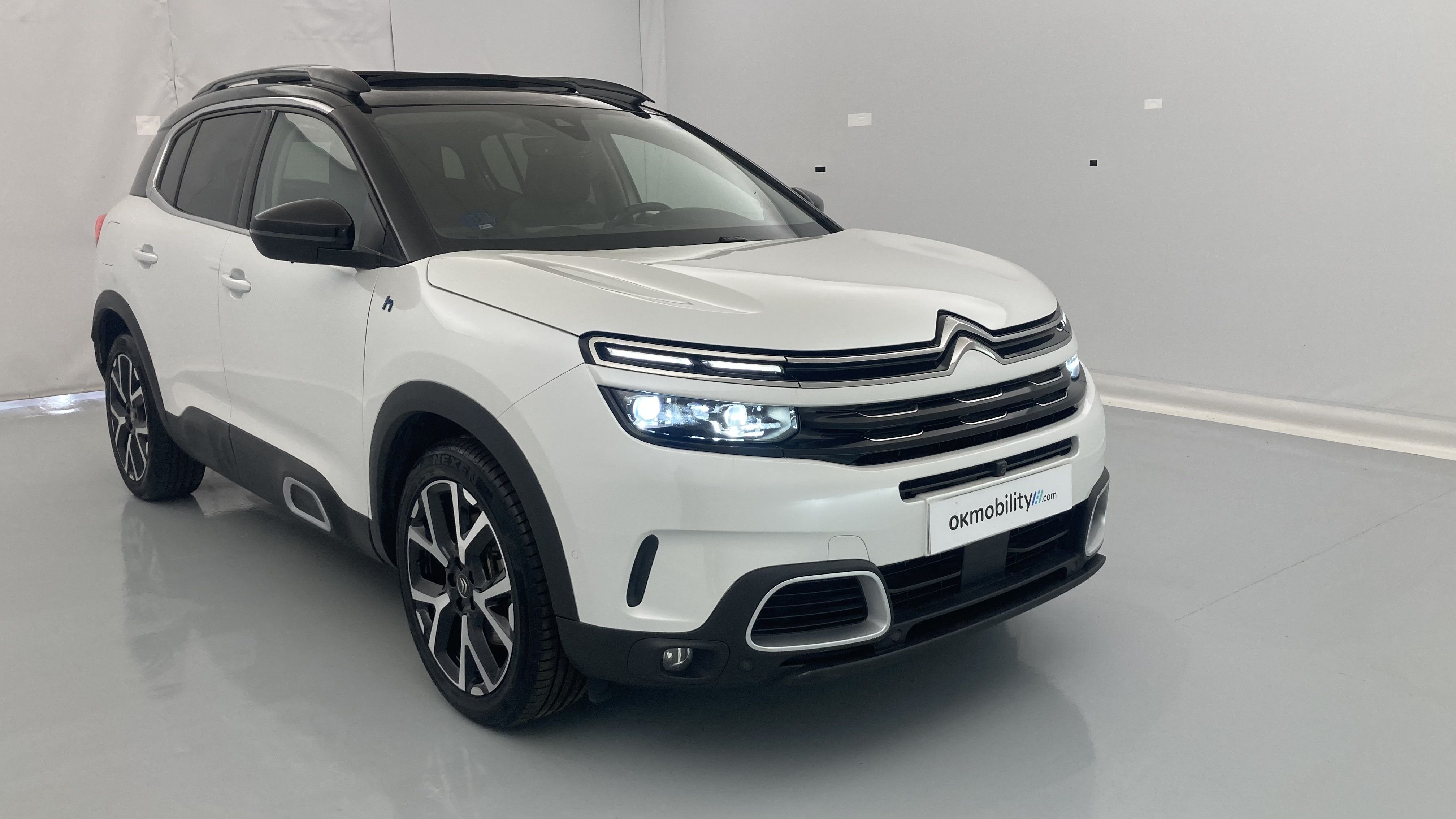 citroen c5 aircross shine 1.6 PURETECH HYBRID 225 E-EAT 2022 blanco nacarado / negro 24