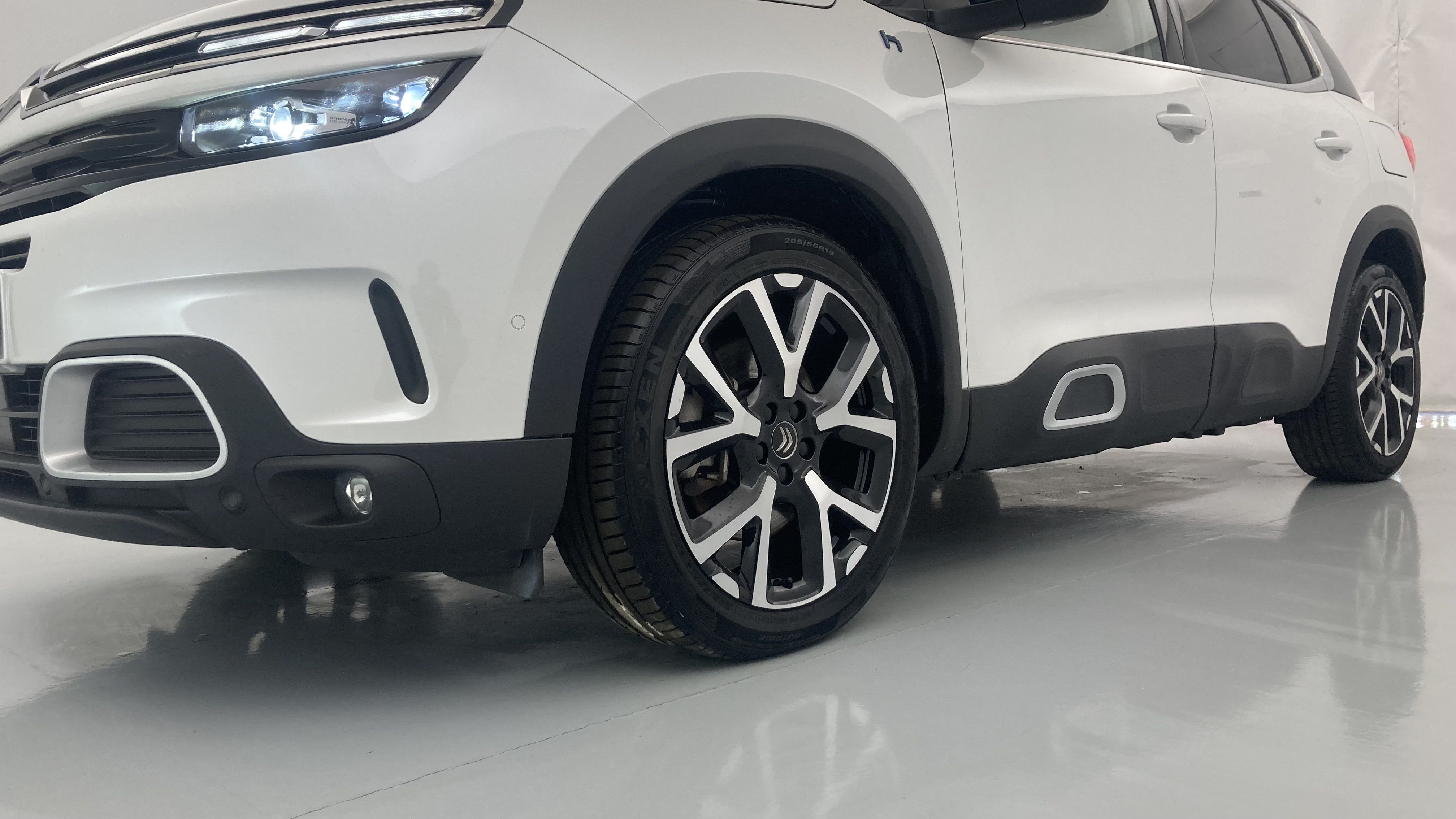 citroen c5 aircross shine 1.6 PURETECH HYBRID 225 E-EAT 2022 blanco nacarado / negro 27