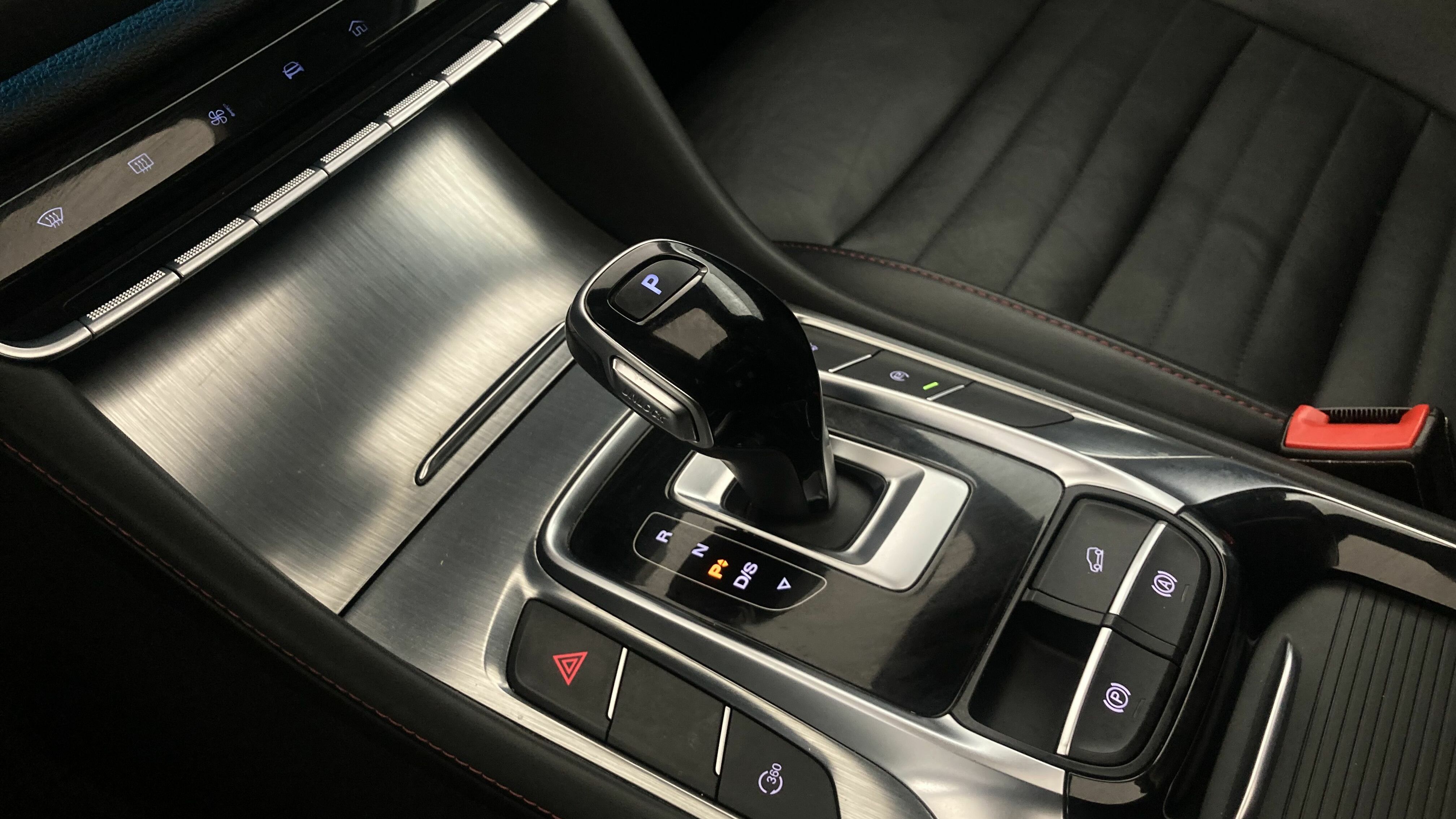 mg hs luxury 1.5 T-GDI 162 AT 2023 medal silver 19