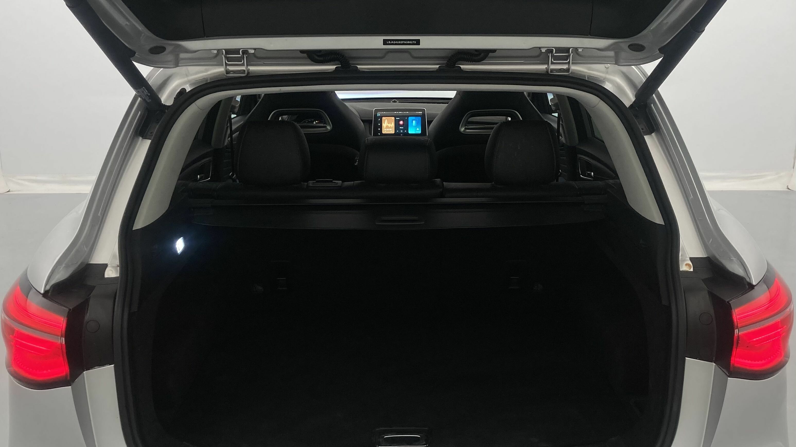 mg hs luxury 1.5 T-GDI 162 AT 2023 medal silver 23