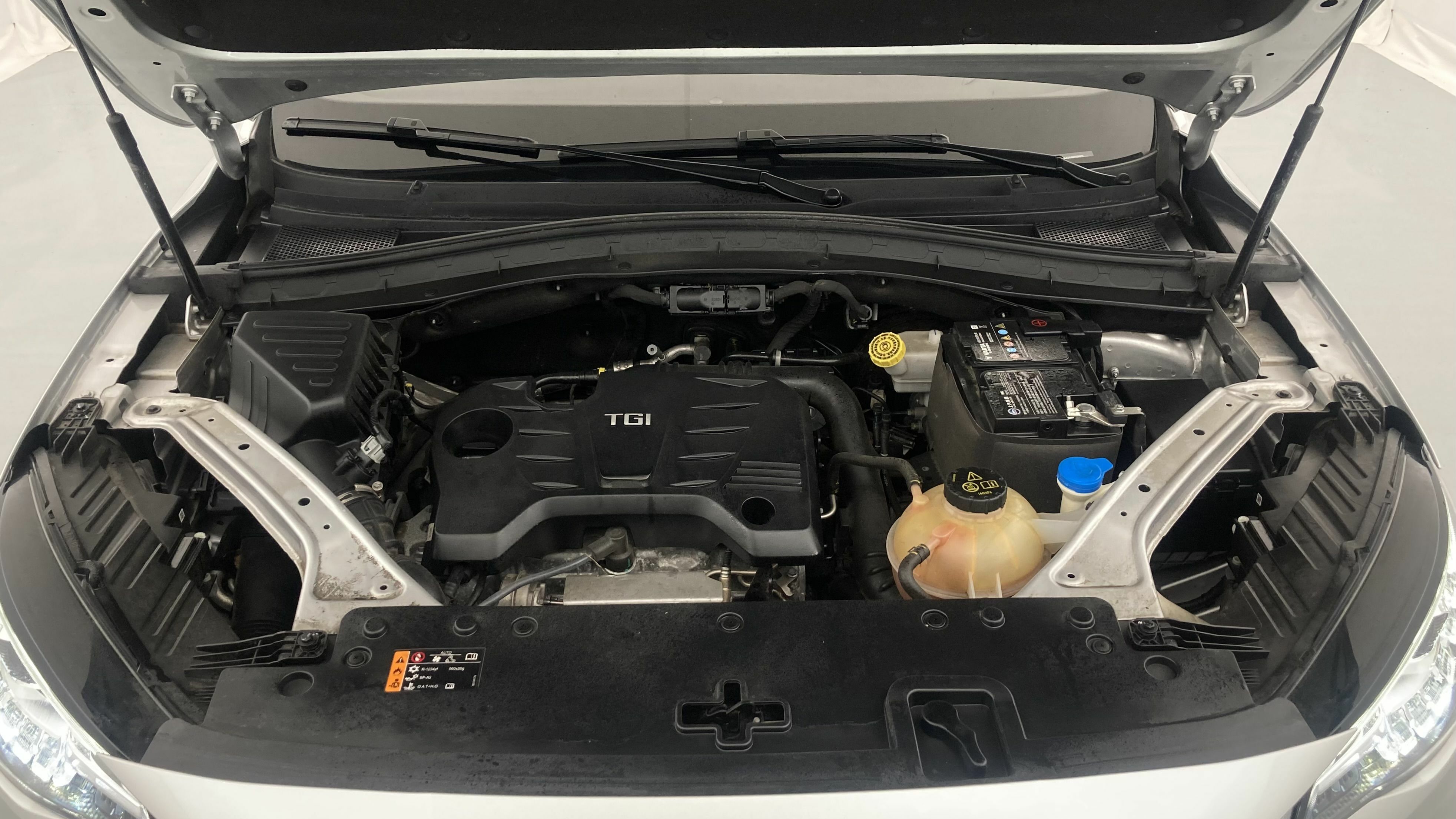 mg hs luxury 1.5 T-GDI 162 AT 2023 medal silver 24