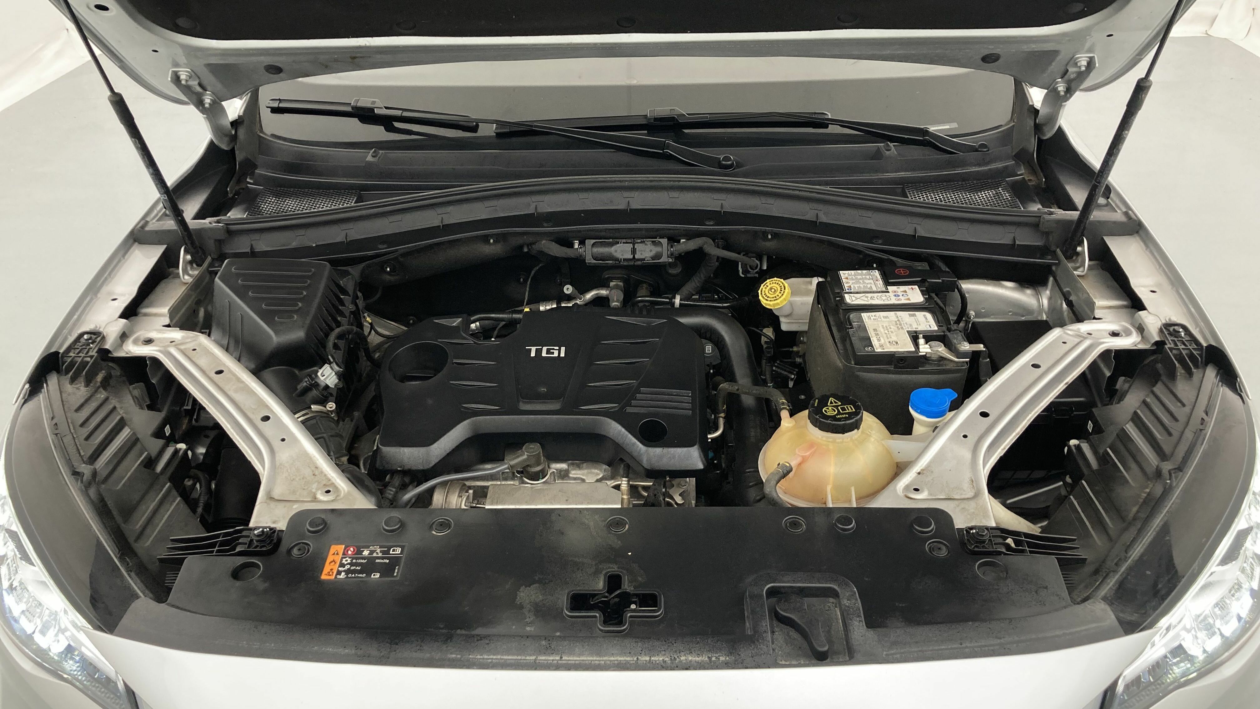 mg hs luxury 1.5 T-GDI 162 AT 2023 medal silver 24