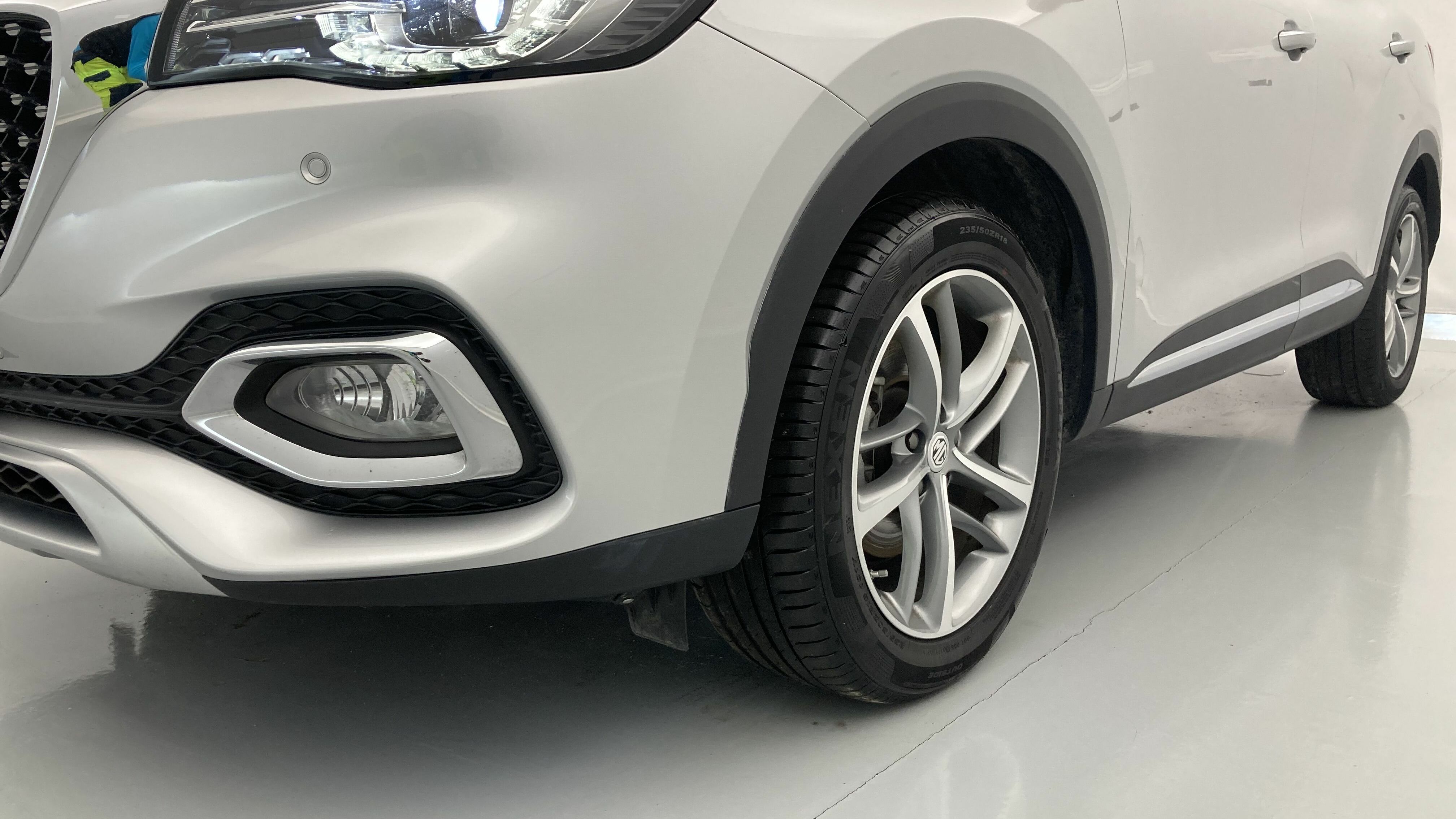 mg hs luxury 1.5 T-GDI 162 AT 2023 medal silver 25