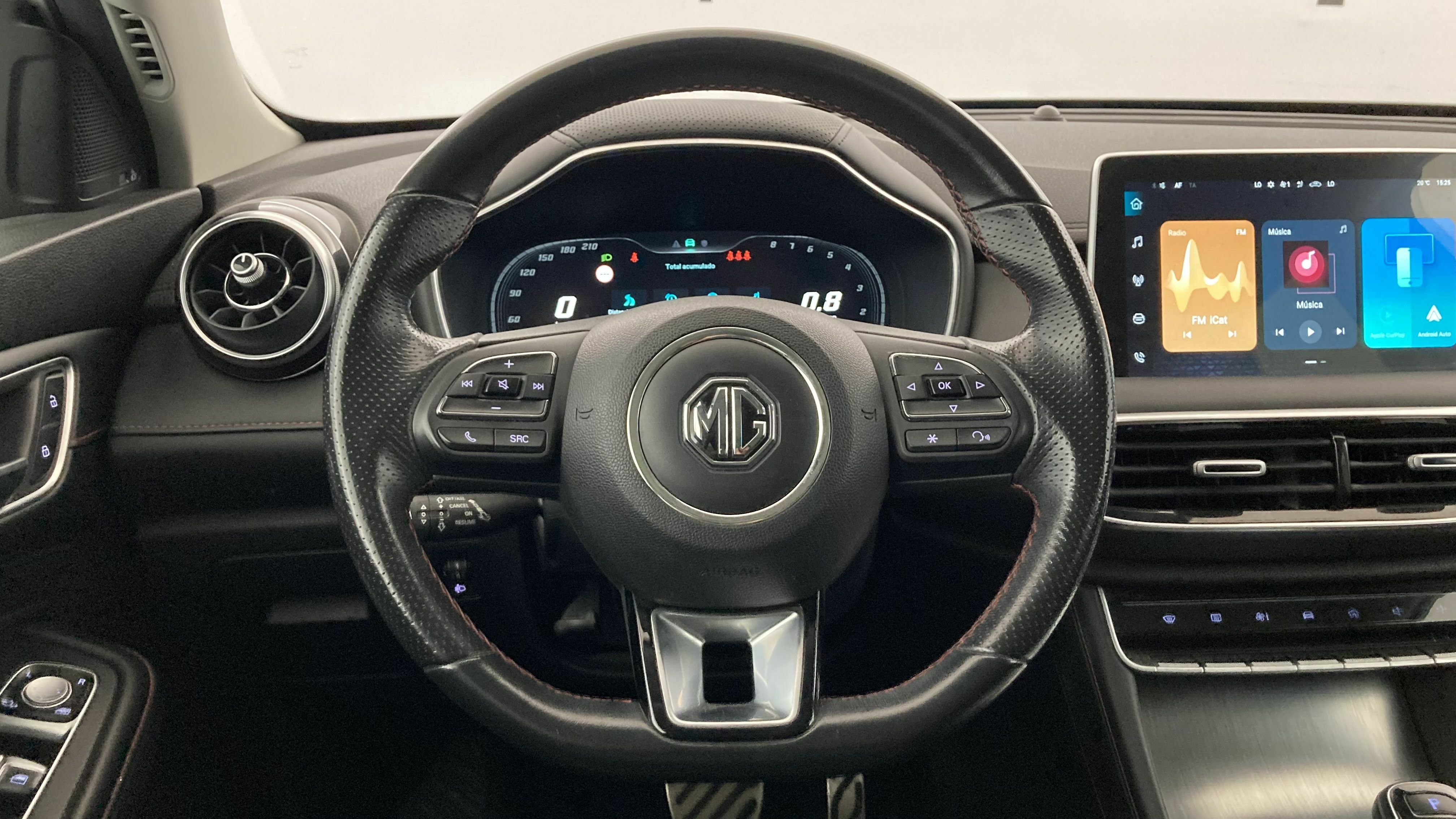 mg hs luxury 1.5 T-GDI 162 AT 2023 dover white 17
