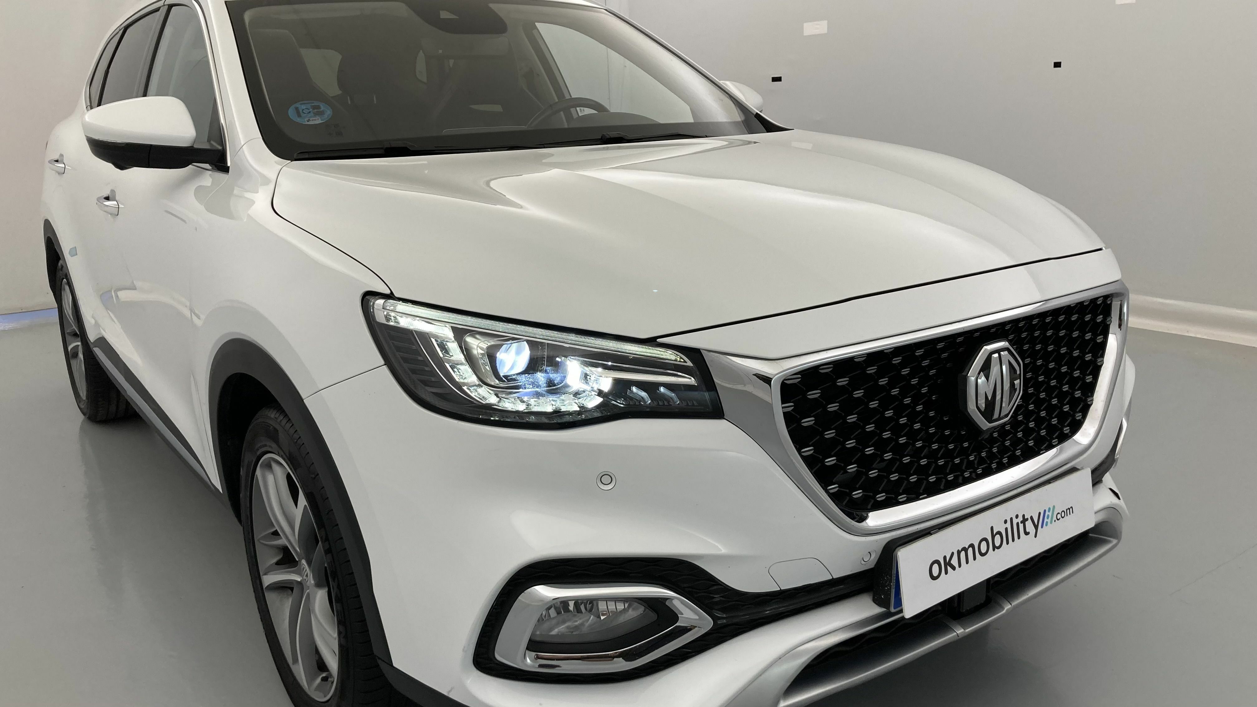 mg hs luxury 1.5 T-GDI 162 AT 2023 dover white 29
