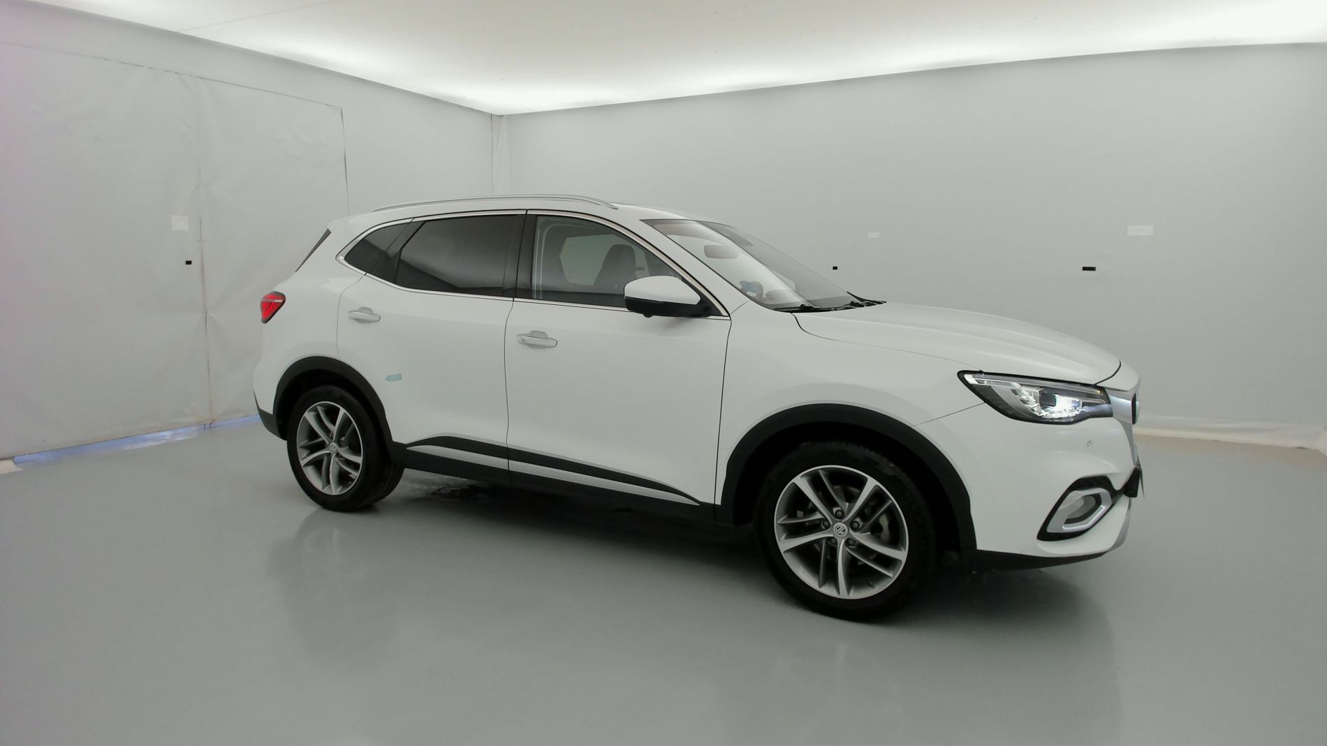 mg hs luxury 1.5 T-GDI 162 AT 2023 dover white 2