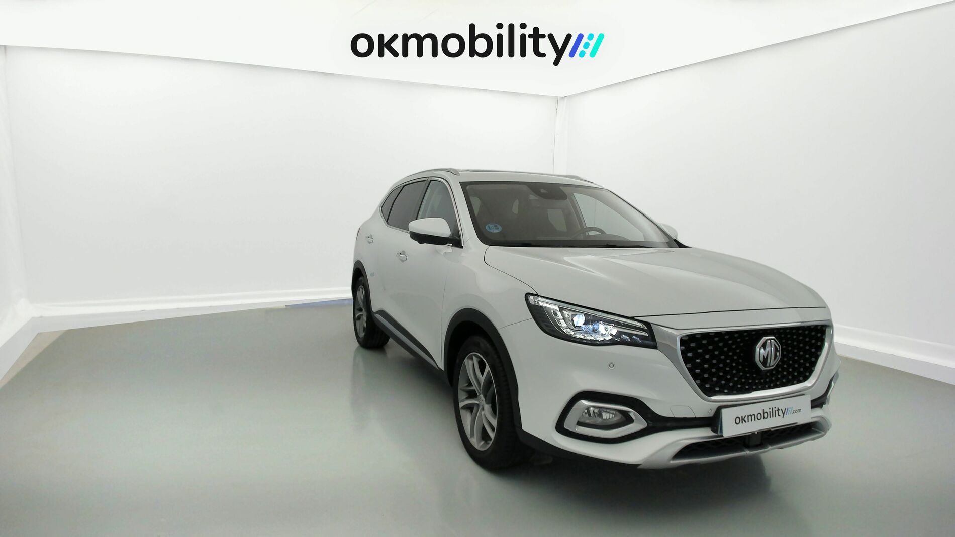 mg hs luxury 1.5 T-GDI 162 AT 2023 dover white 3