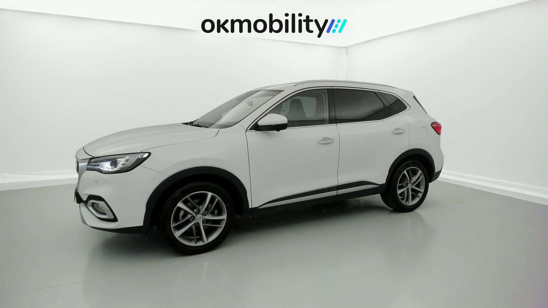 mg hs luxury 1.5 T-GDI 162 AT 2023 dover white 5