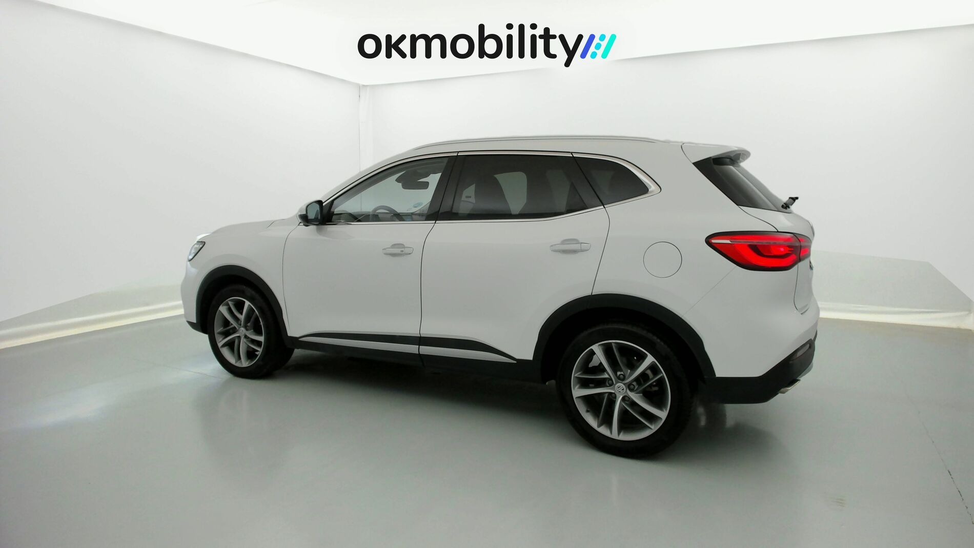 mg hs luxury 1.5 T-GDI 162 AT 2023 dover white 8