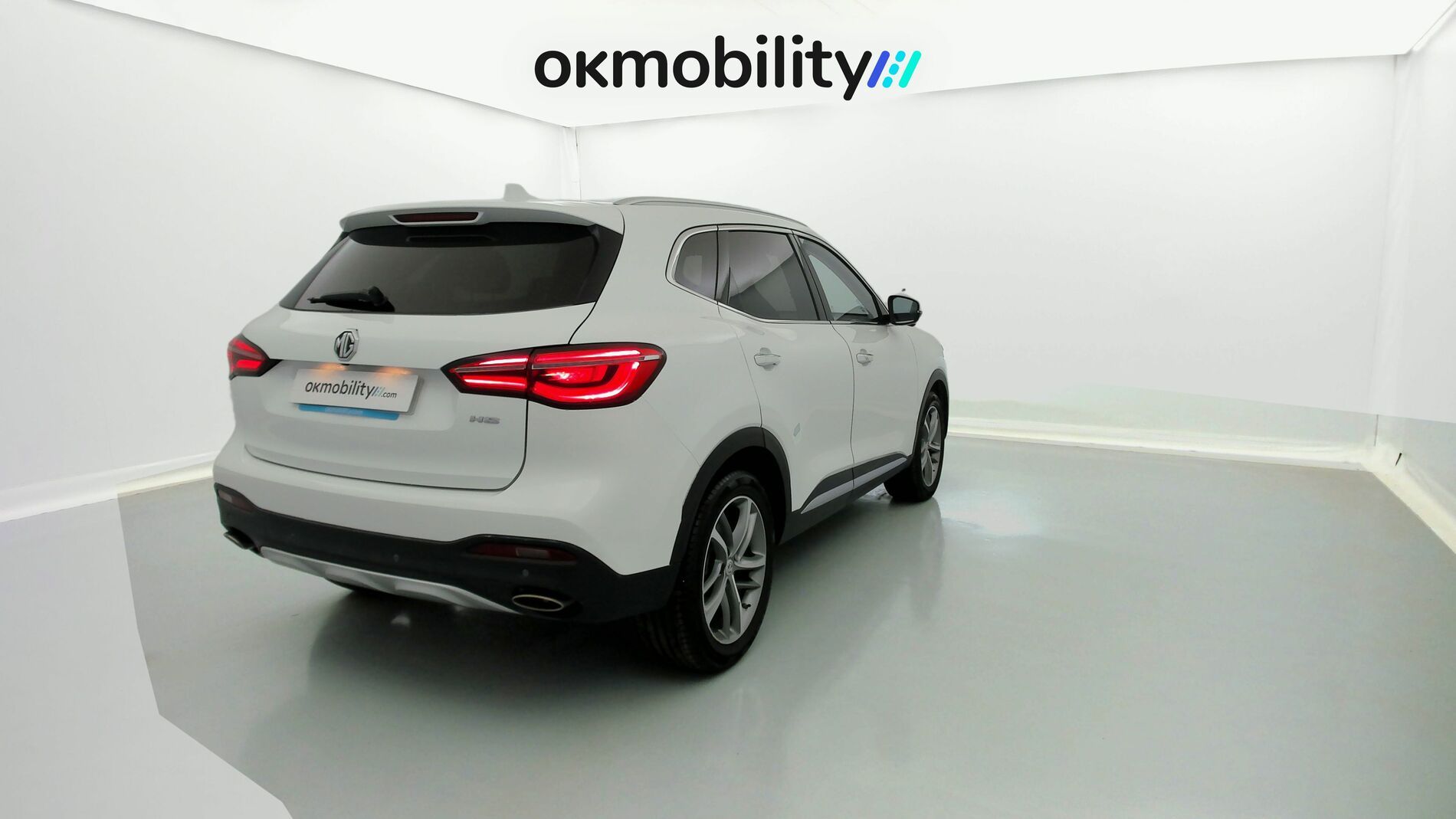 mg hs luxury 1.5 T-GDI 162 AT 2023 dover white 11