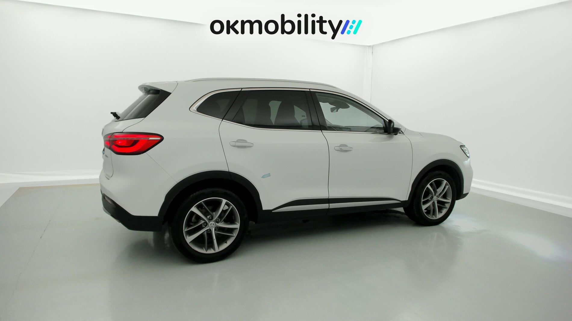 mg hs luxury 1.5 T-GDI 162 AT 2023 dover white 12