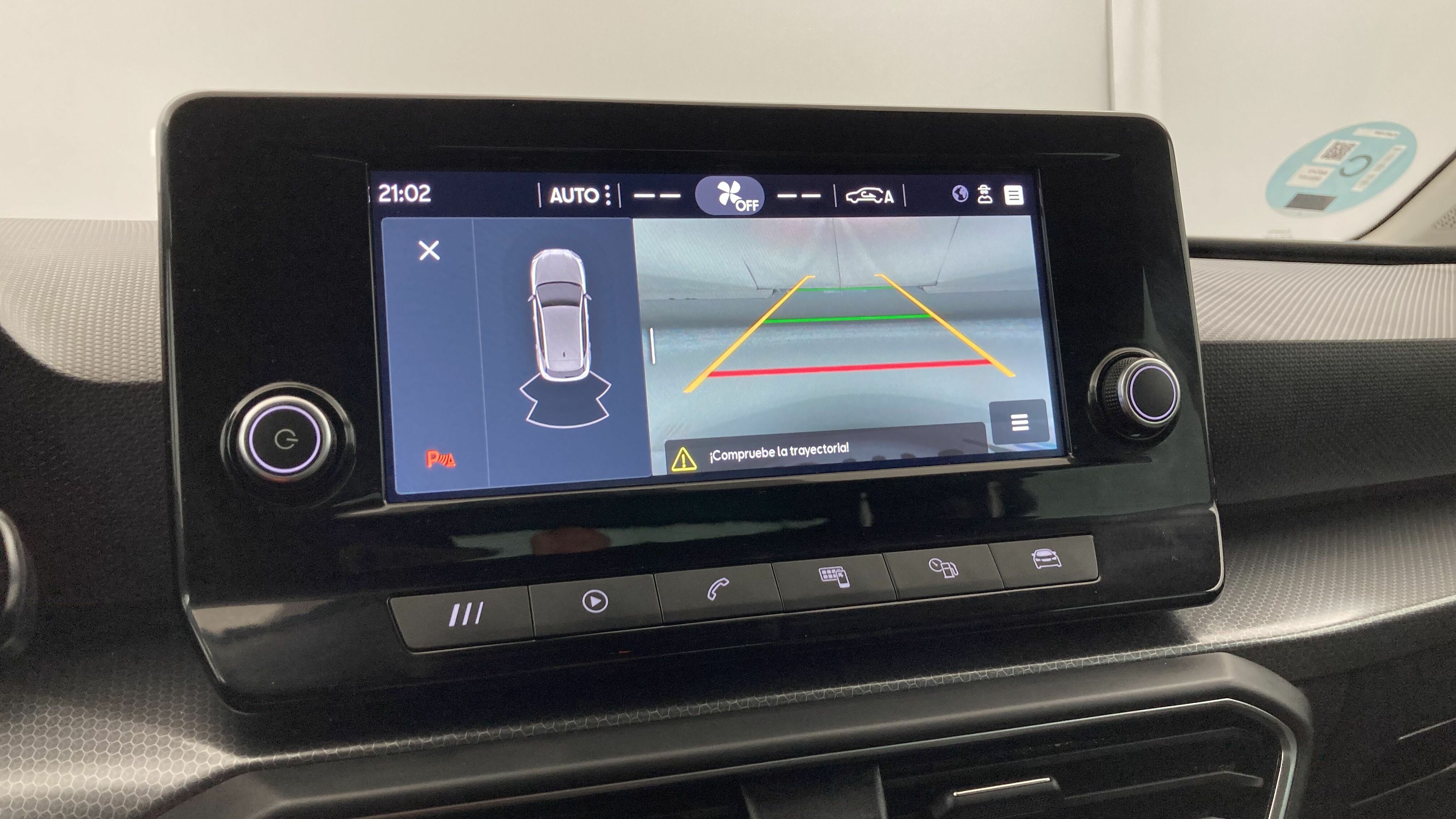 seat leon style launch 1.0 TSI 110CV 2021 rojo desire/gris 20