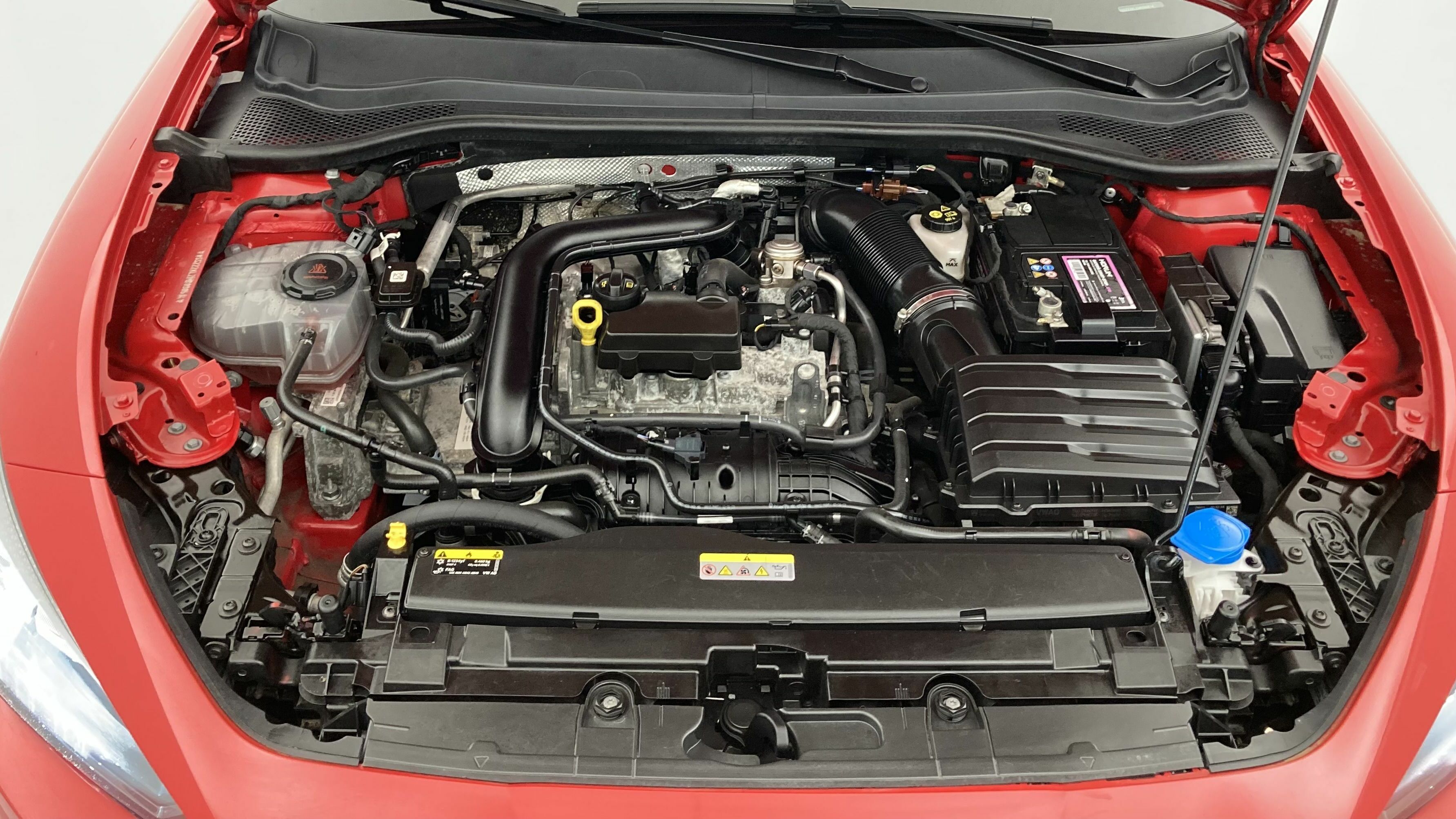 seat leon style launch 1.0 TSI 110CV 2021 rojo desire/gris 26