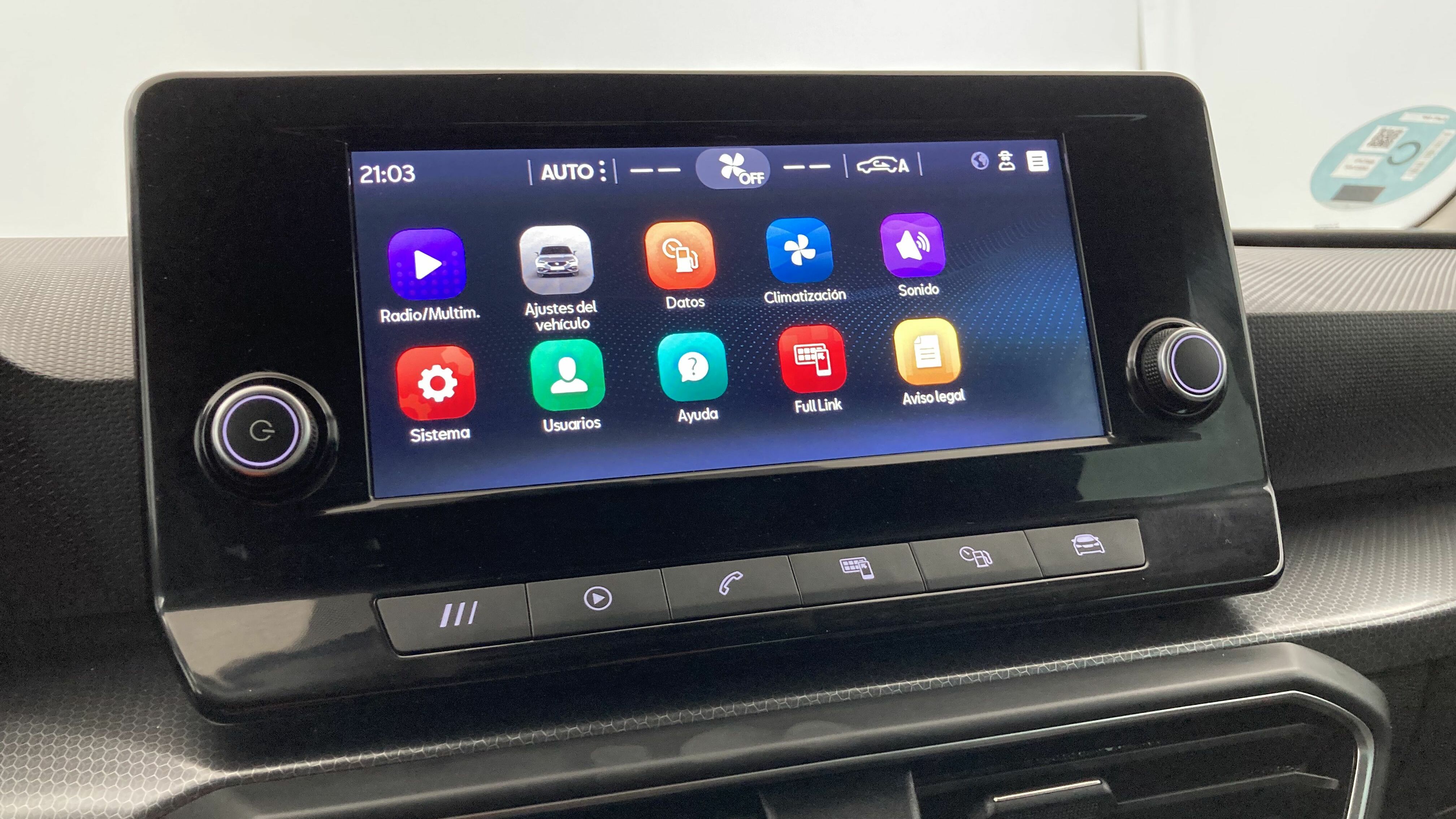 seat leon style launch 1.0 TSI 110CV 2021 rojo desire/gris 32