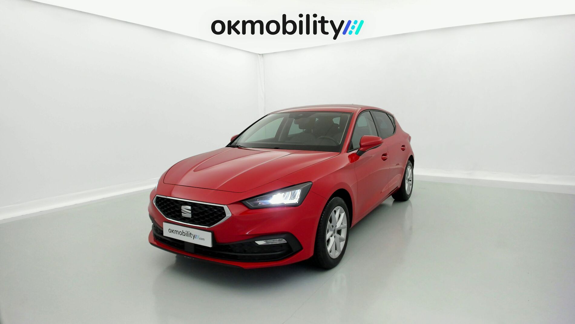 seat leon style launch 1.0 TSI 110CV 2021 rojo desire/gris 1