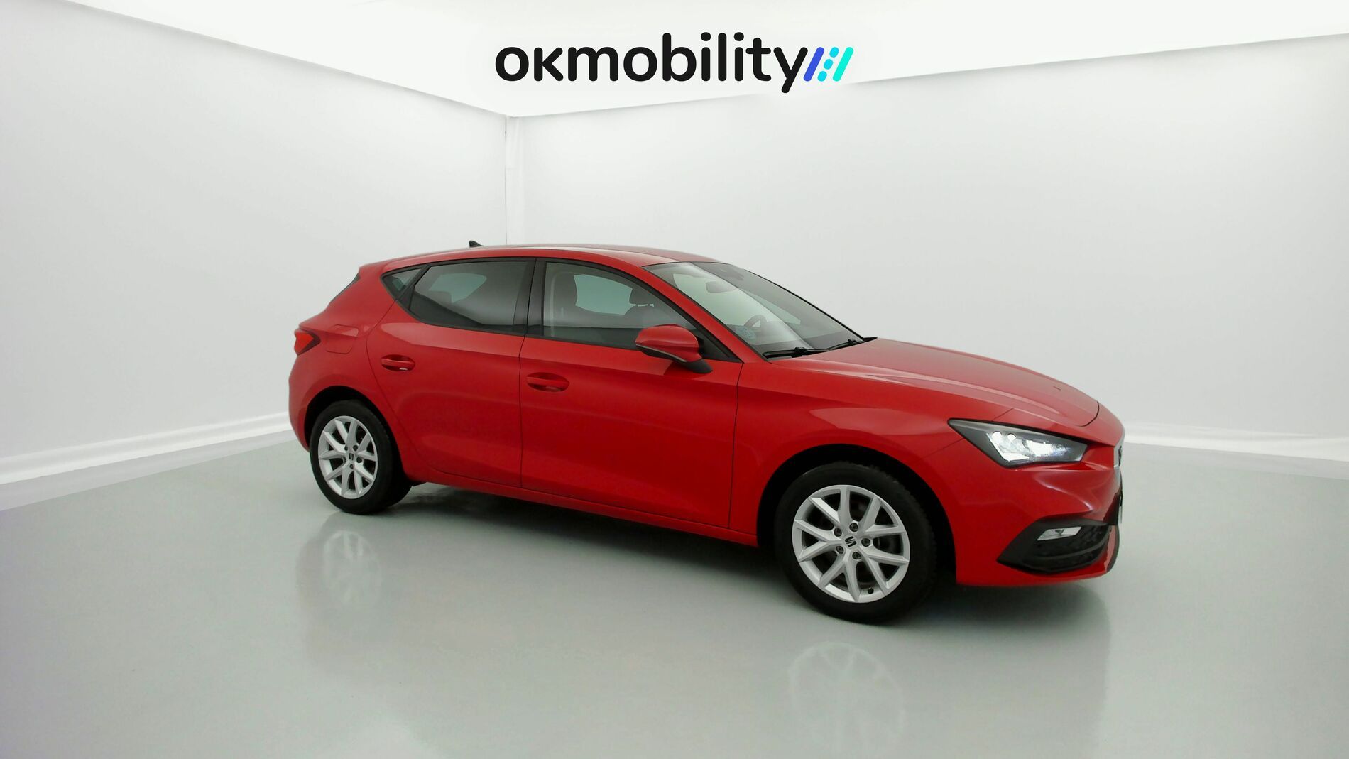 seat leon style launch 1.0 TSI 110CV 2021 rojo desire/gris 2