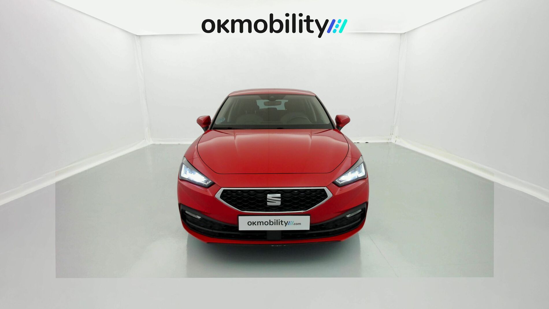 seat leon style launch 1.0 TSI 110CV 2021 rojo desire/gris 4
