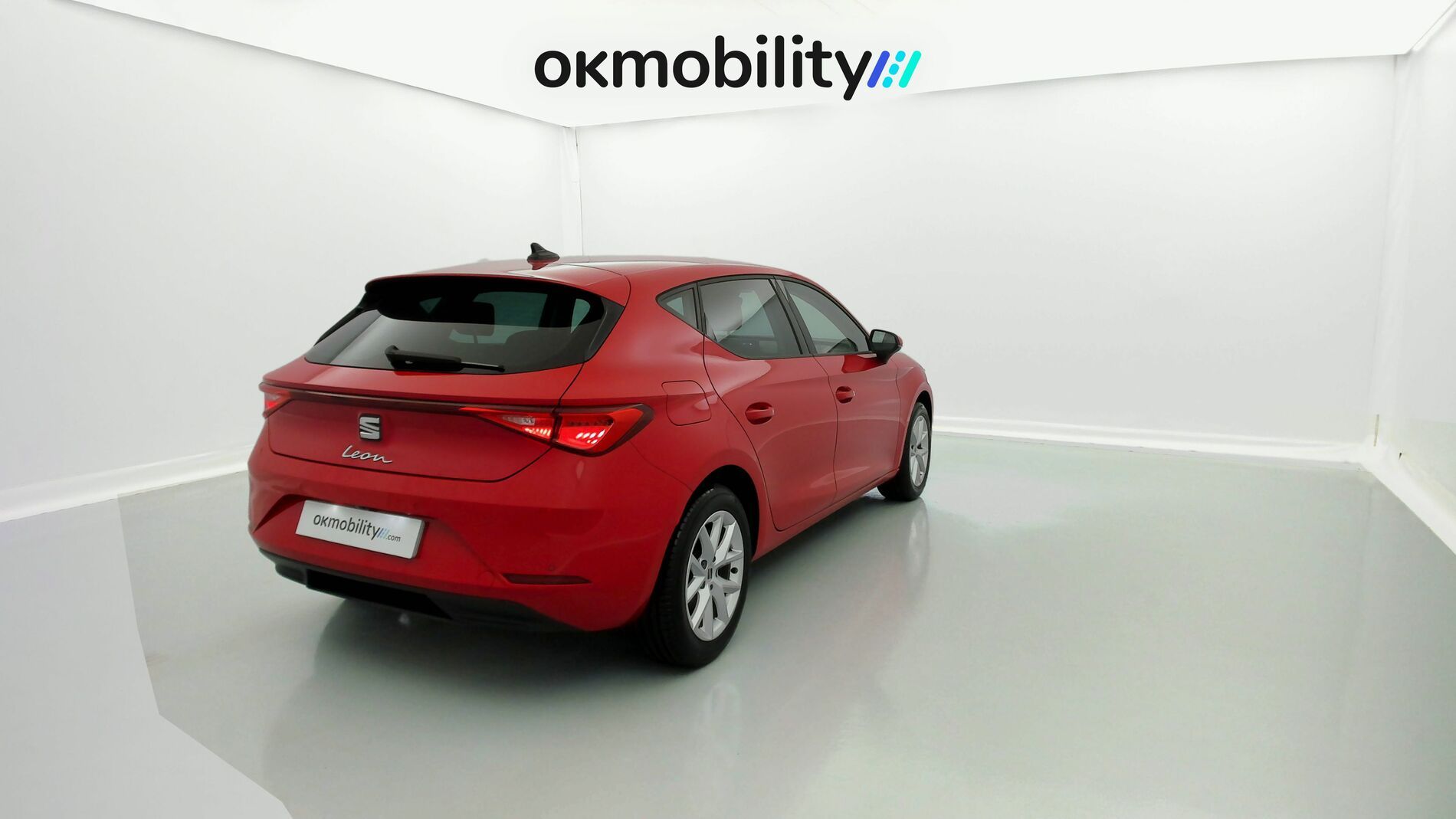 seat leon style launch 1.0 TSI 110CV 2021 rojo desire/gris 12
