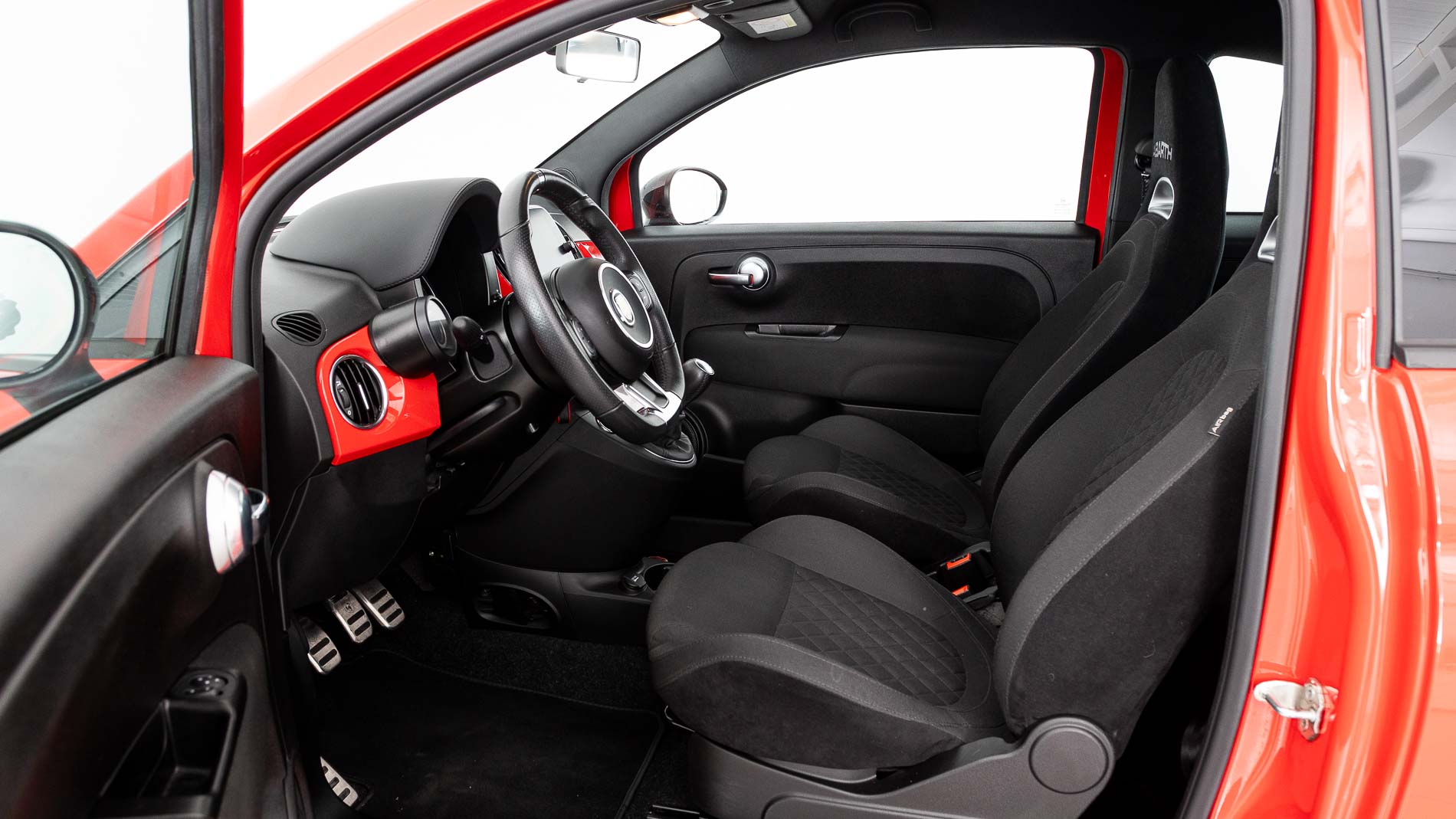 abarth 595 nv 1.4 T-JET 145 2021 rojo 17
