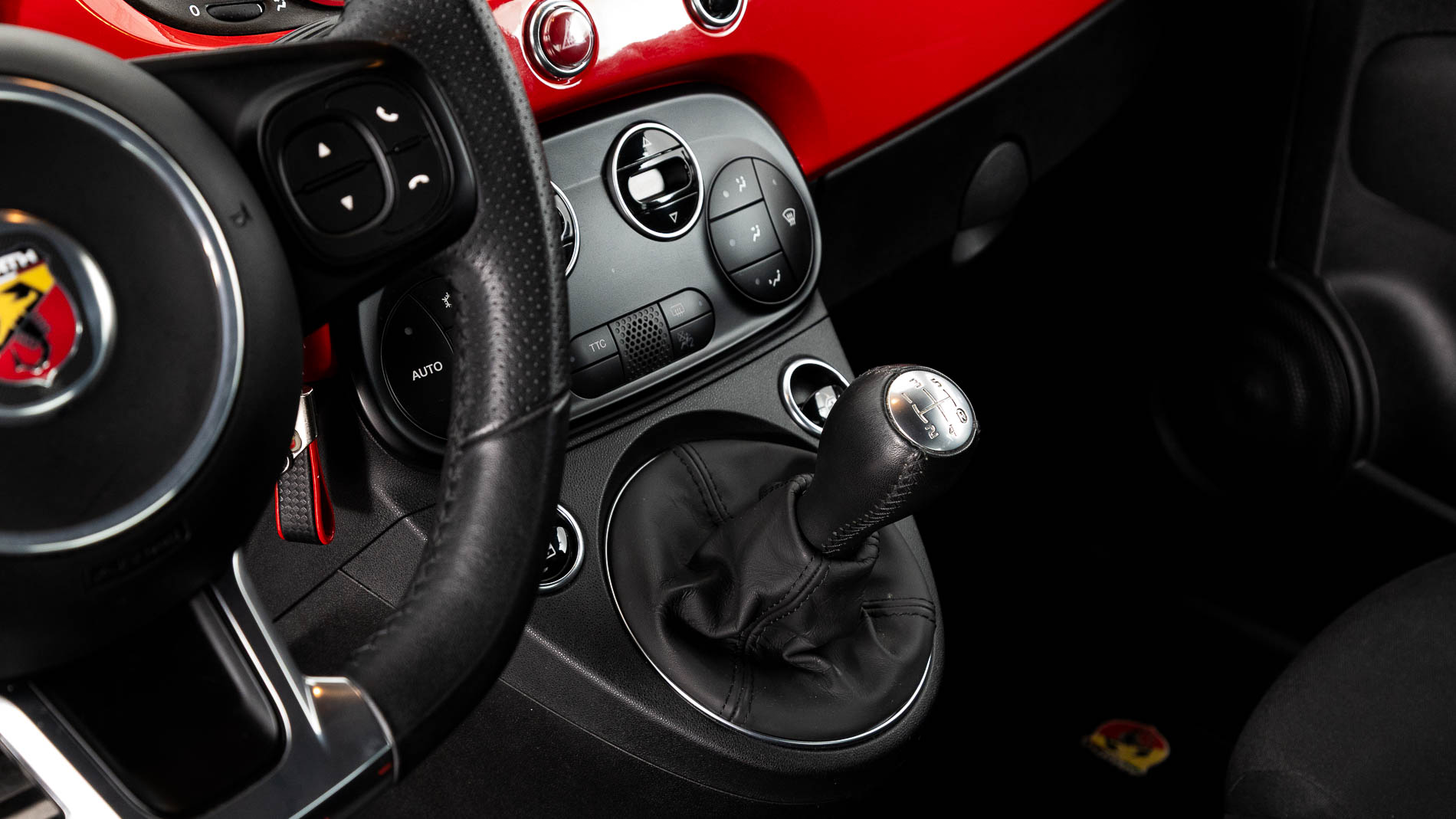 abarth 595 nv 1.4 T-JET 145 2021 rojo 19