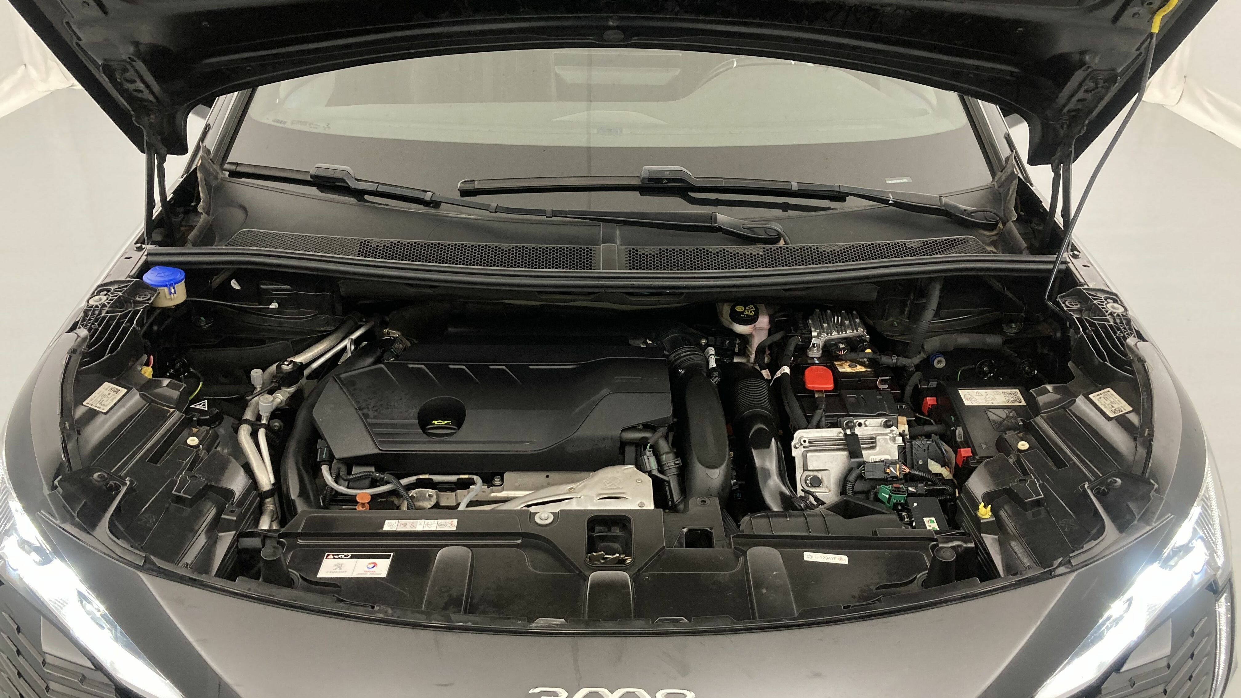 peugeot 3008 gt pack 1.6 HYBRID 300 EAT PHEV 2022 negro perla nera 24
