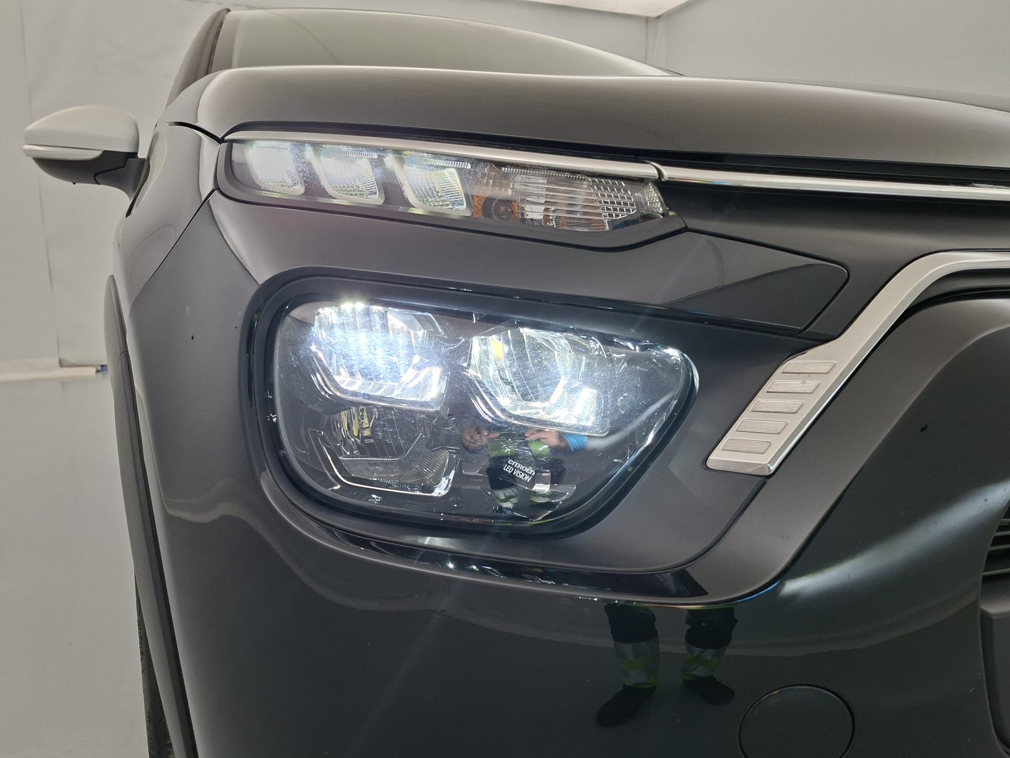 citroen c3 origin max 1.2 PURETECH 83 2024 negro perla nera / blanco 14