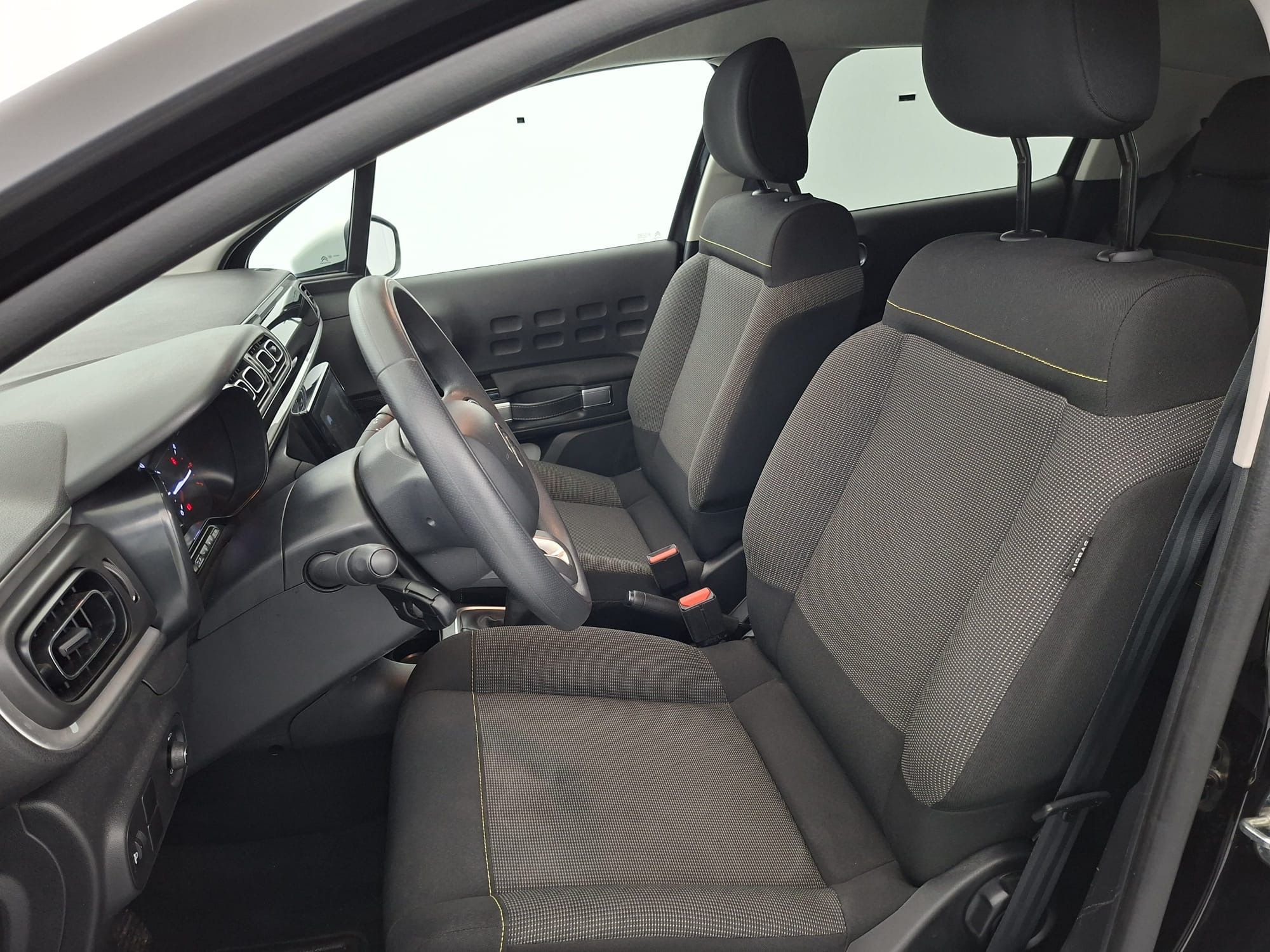 citroen c3 origin max 1.2 PURETECH 83 2024 negro perla nera / blanco 17