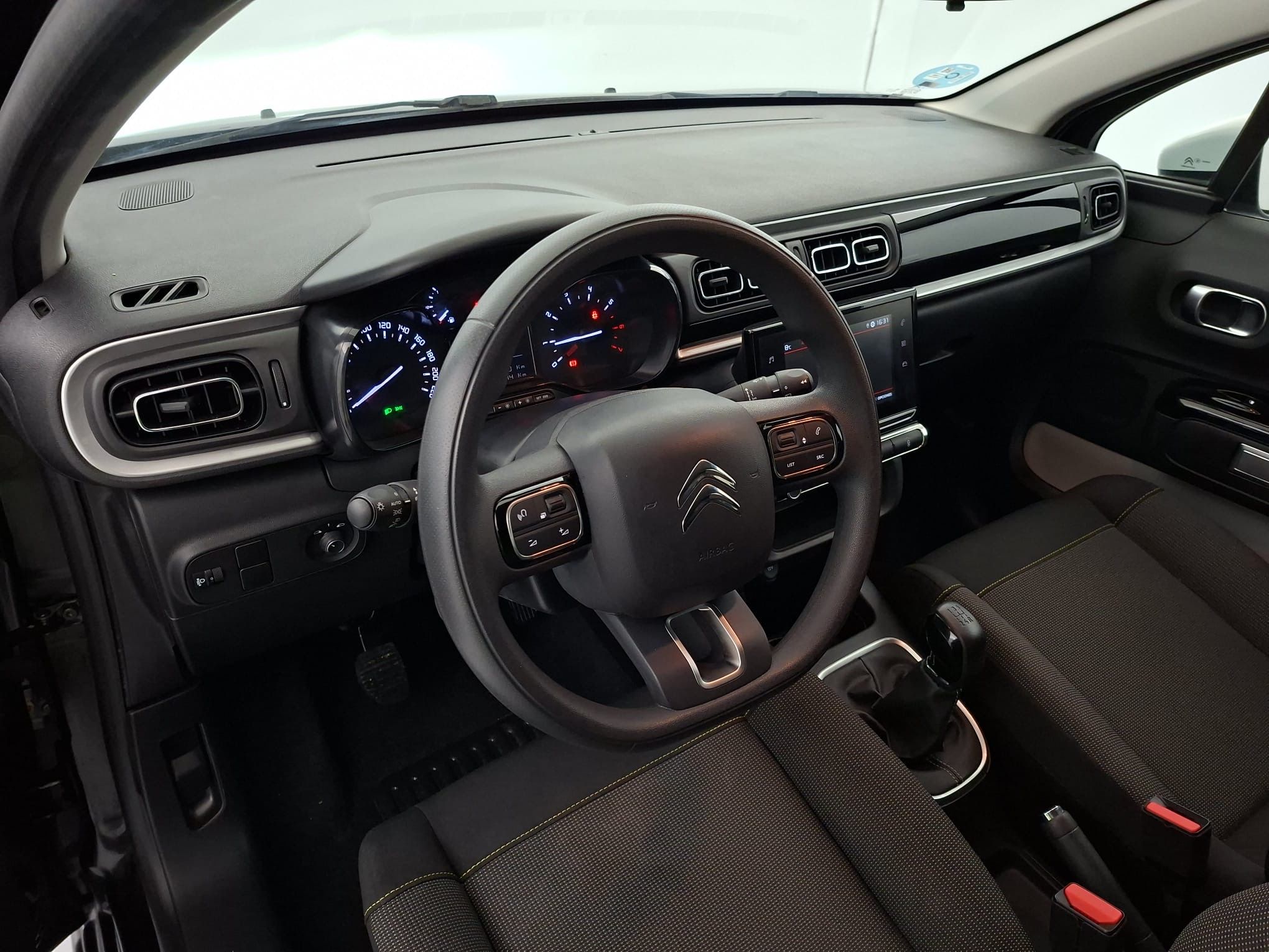 citroen c3 origin max 1.2 PURETECH 83 2024 negro perla nera / blanco 18