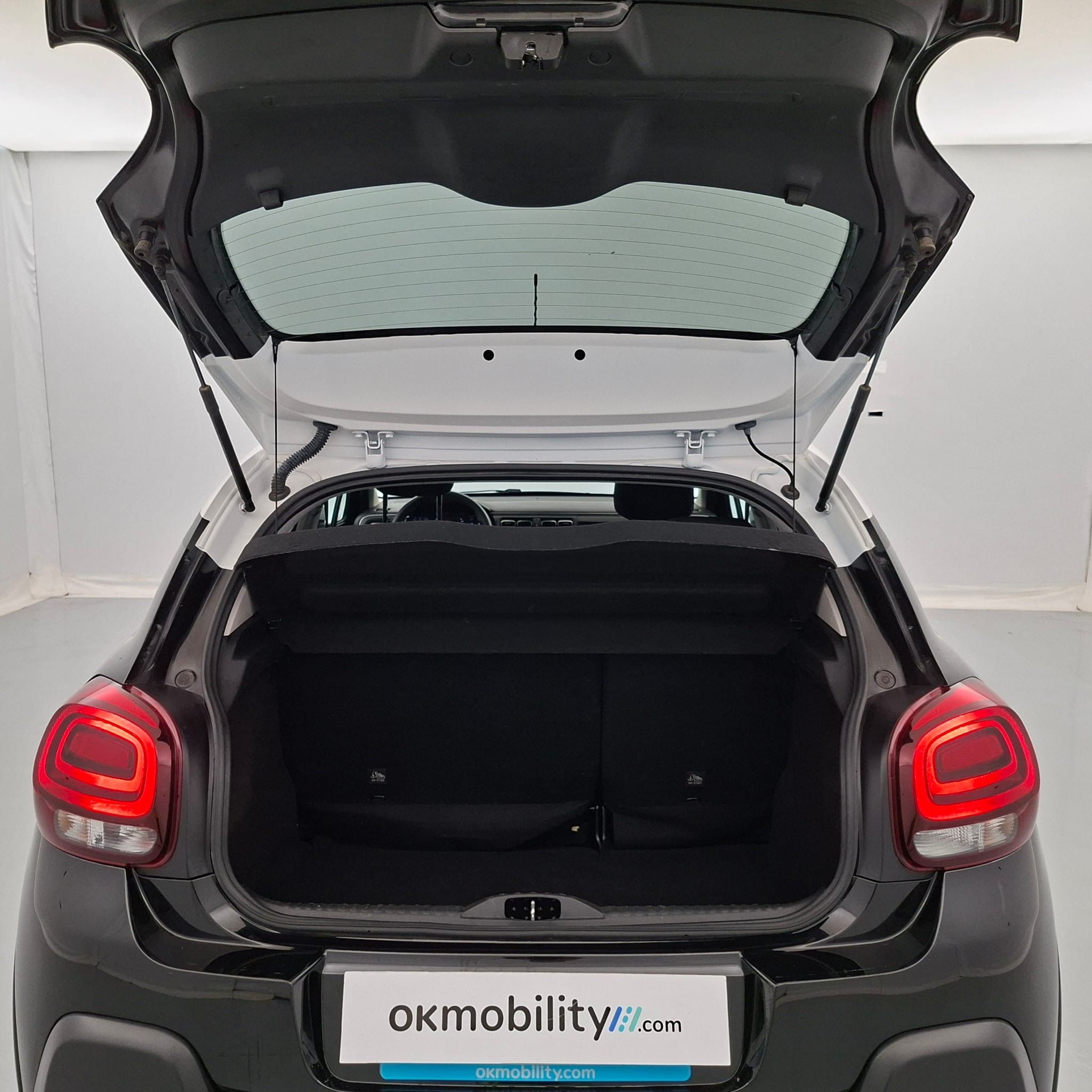 citroen c3 origin max 1.2 PURETECH 83 2024 negro perla nera / blanco 22