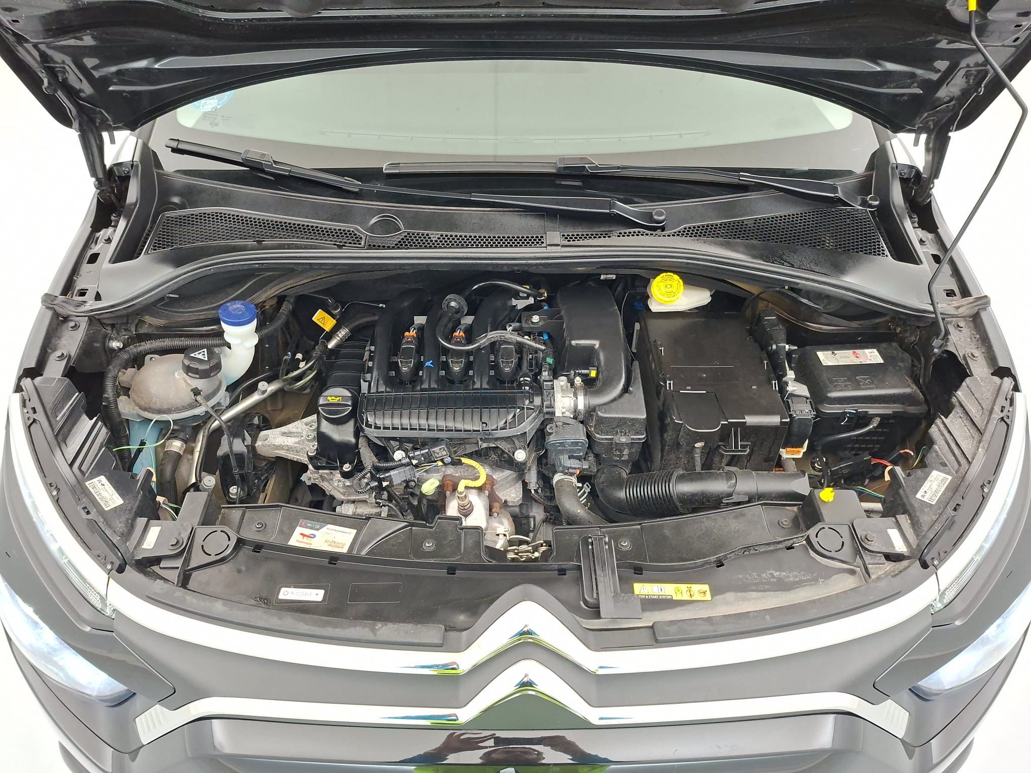 citroen c3 origin max 1.2 PURETECH 83 2024 negro perla nera / blanco 23