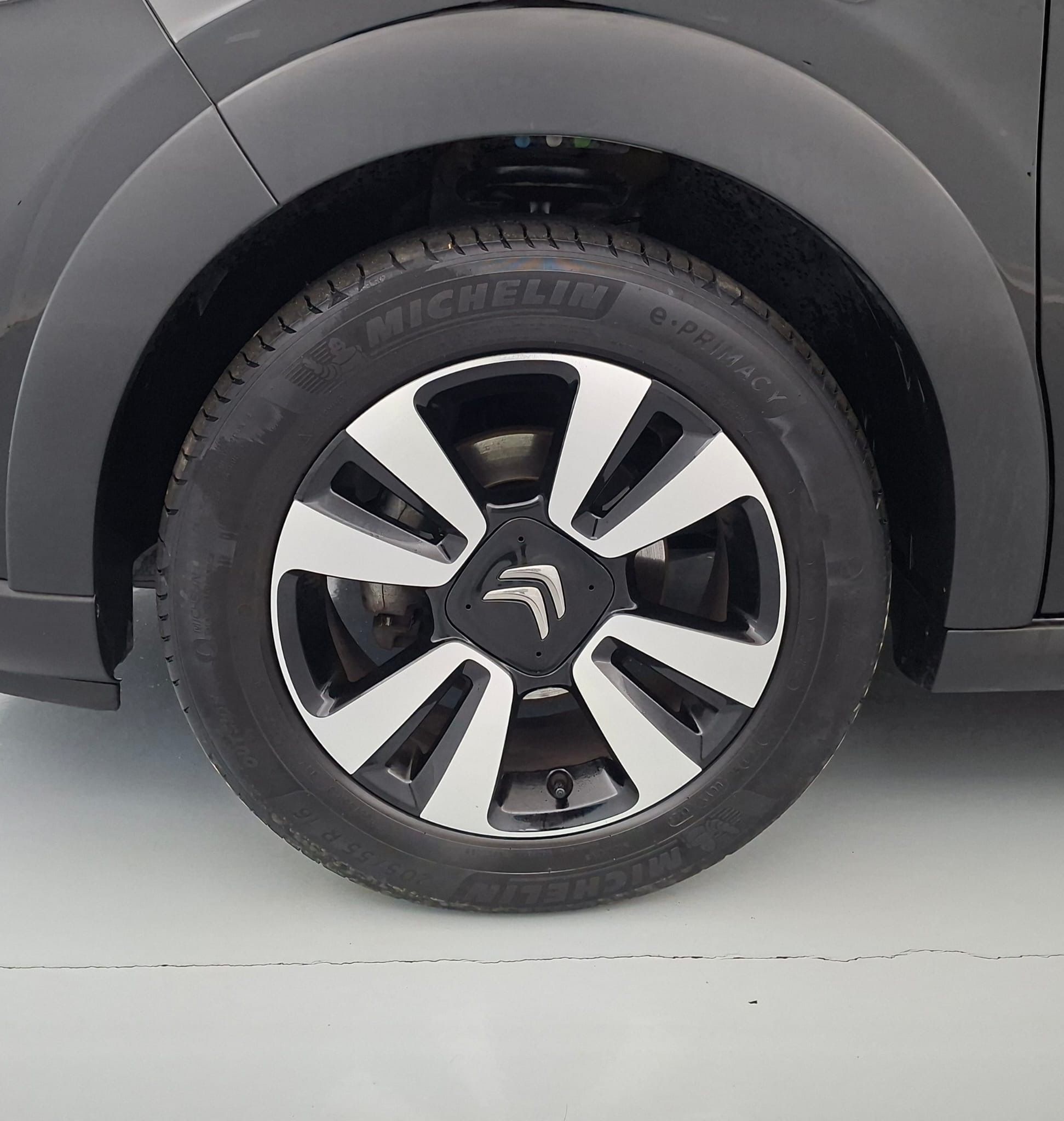 citroen c3 origin max 1.2 PURETECH 83 2024 negro perla nera / blanco 26