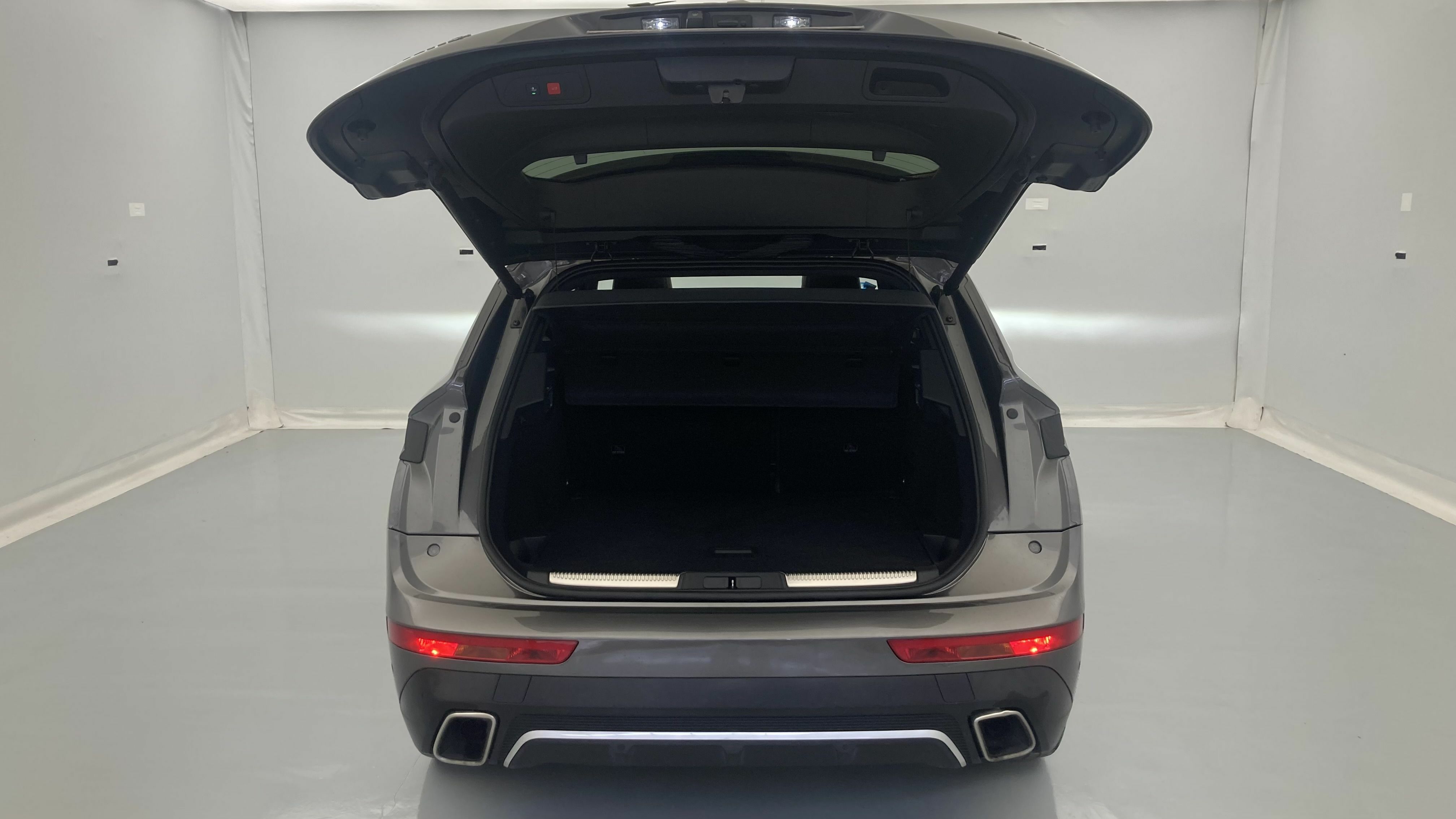 ds ds7 crossback performance line + E-TENSE 300 CA 2022 gris platino 23