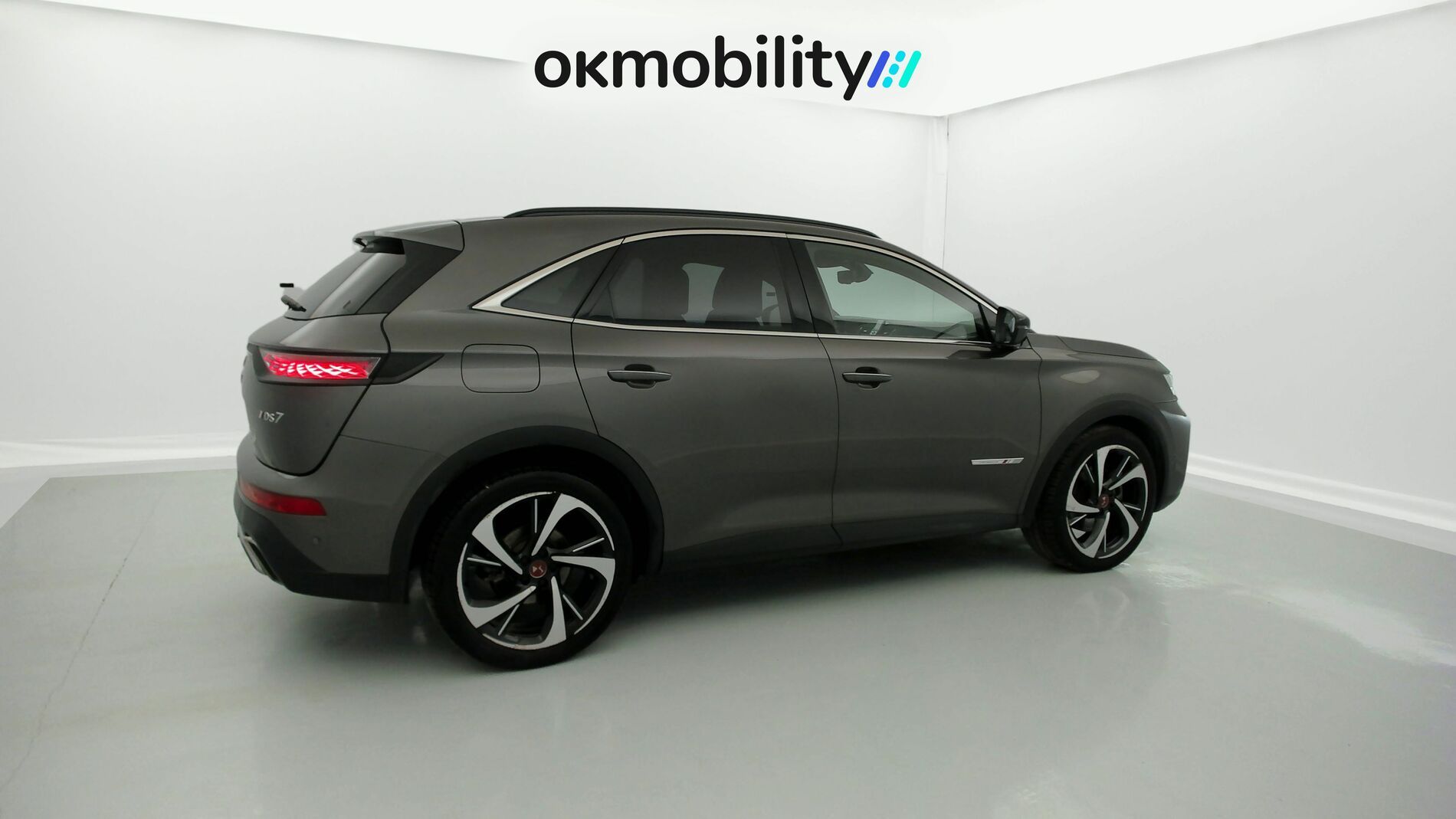 ds ds7 crossback performance line + E-TENSE 300 CA 2022 gris platino 11