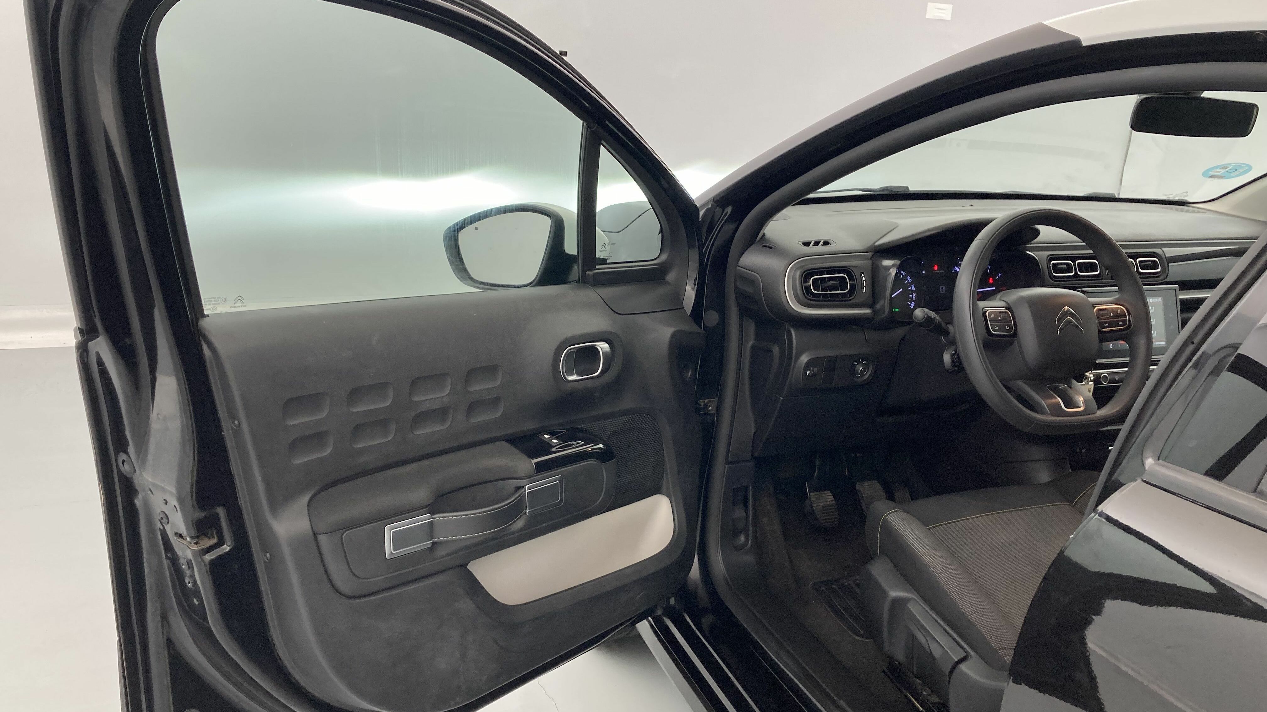 citroen c3 origin max 1.2 PURETECH 83 2024 negro perla nera / blanco 13