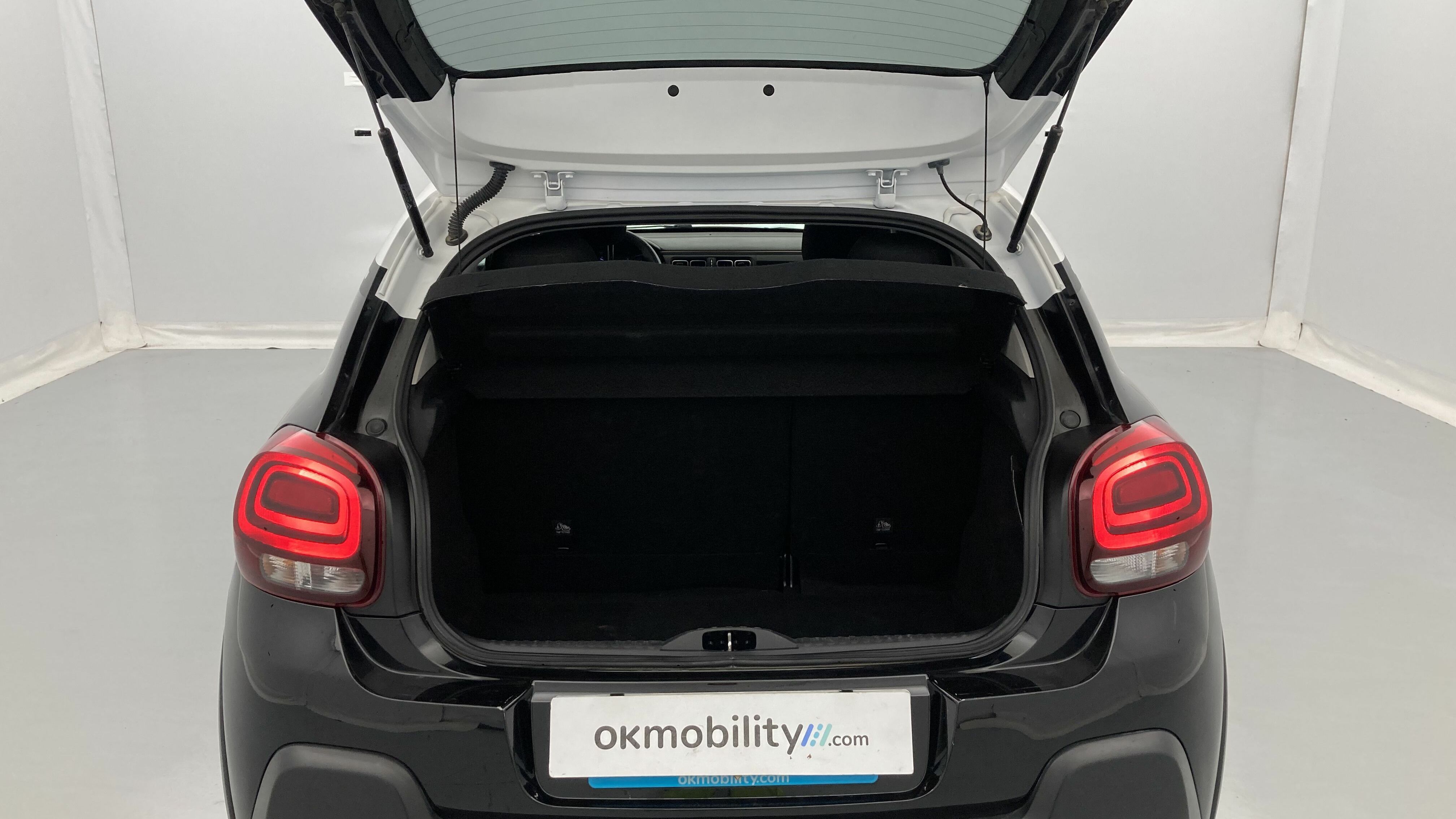 citroen c3 origin max 1.2 PURETECH 83 2024 negro perla nera / blanco 24