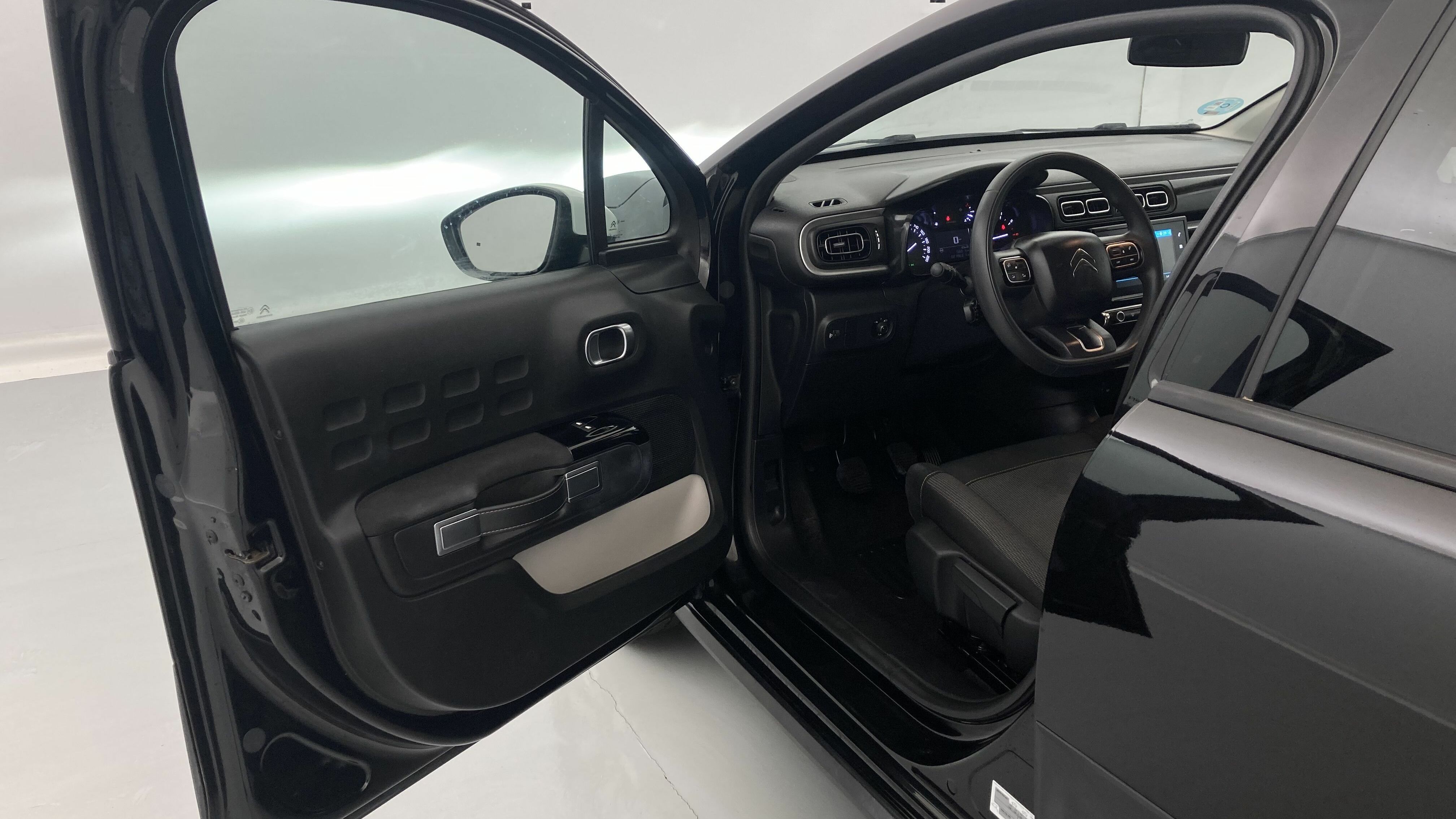 citroen c3 origin max 1.2 PURETECH 83 2024 negro perla nera / blanco 12