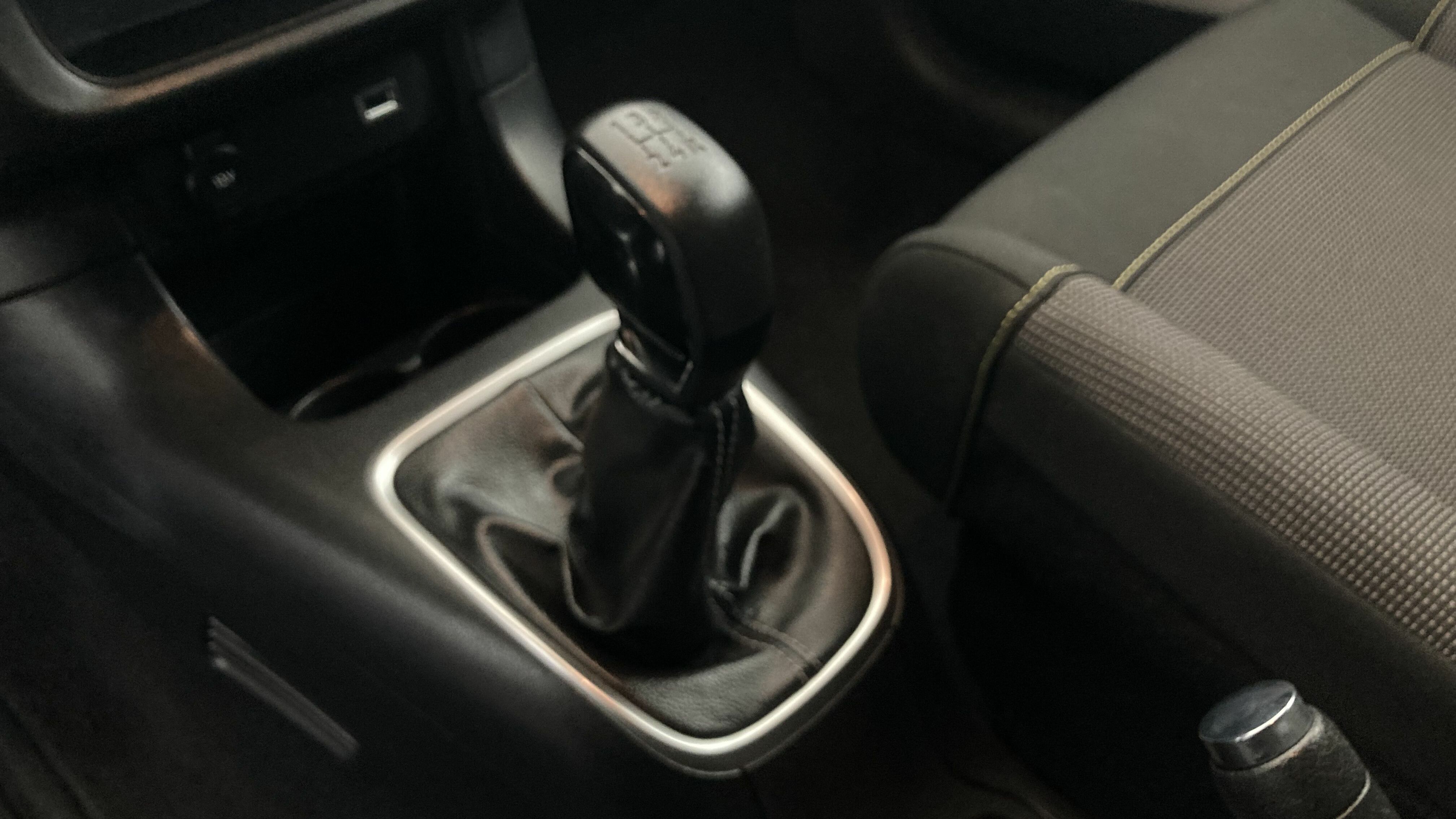 citroen c3 origin max 1.2 PURETECH 83 2024 negro perla nera / blanco 19